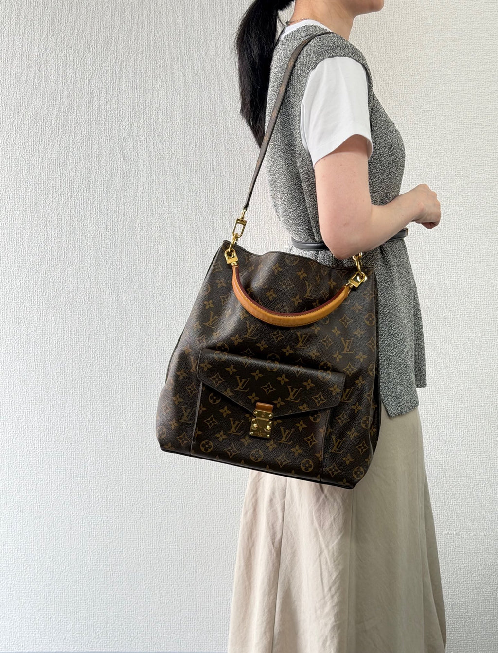 Louis Vuitton Métis Hobo