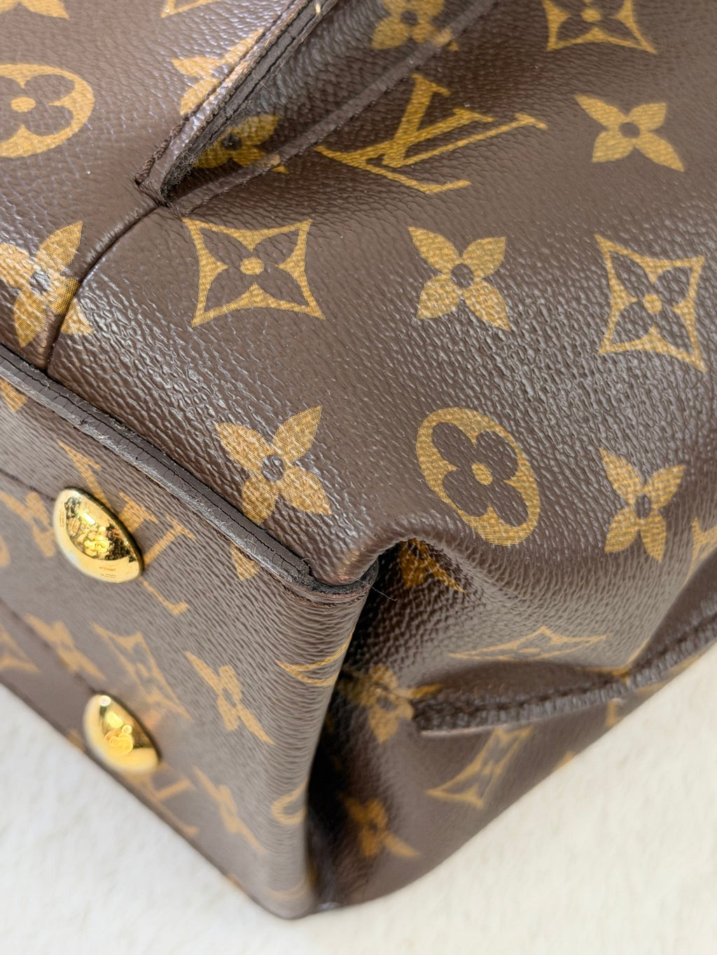 Louis Vuitton Métis Hobo