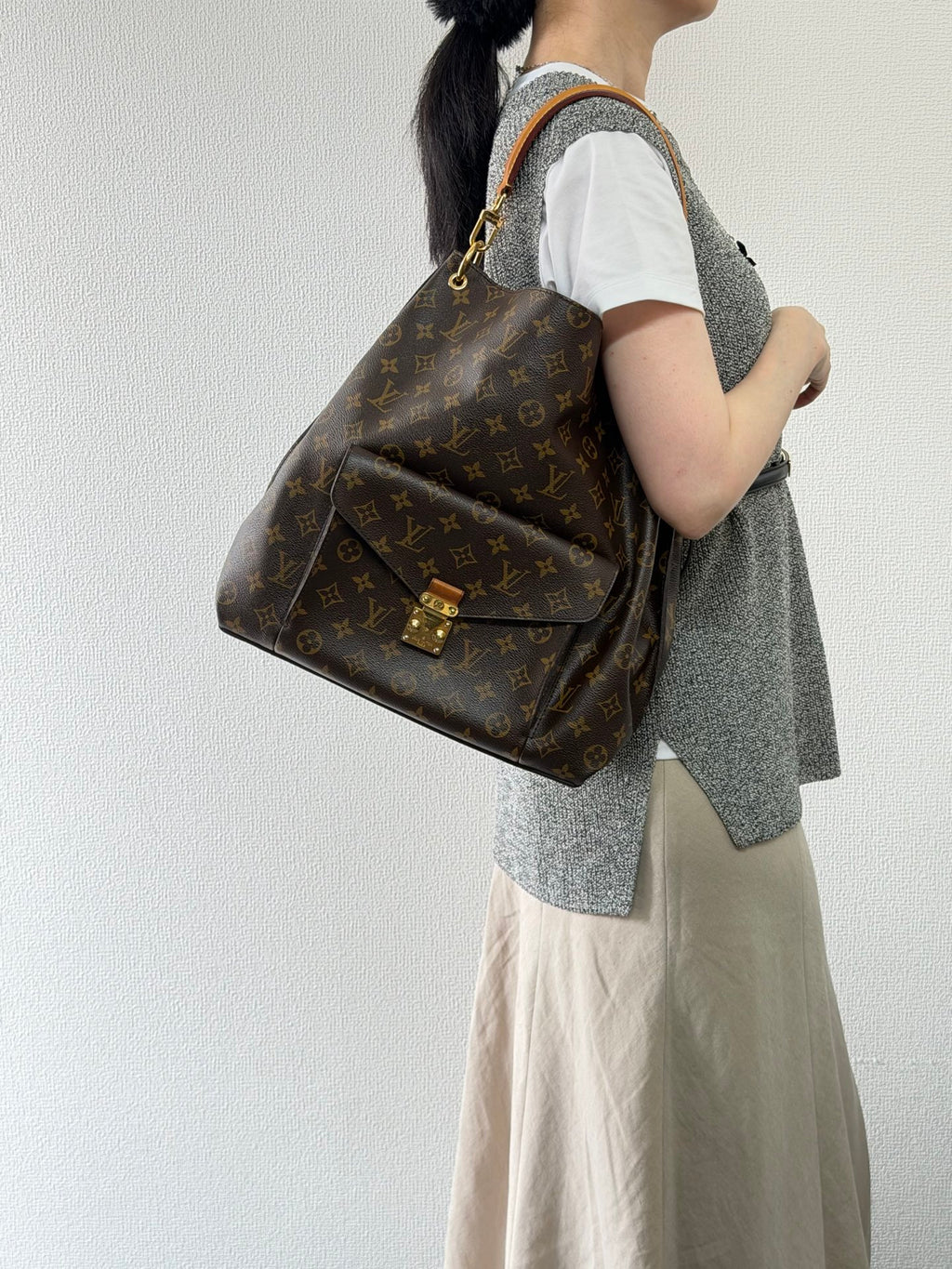 Louis Vuitton Métis Hobo