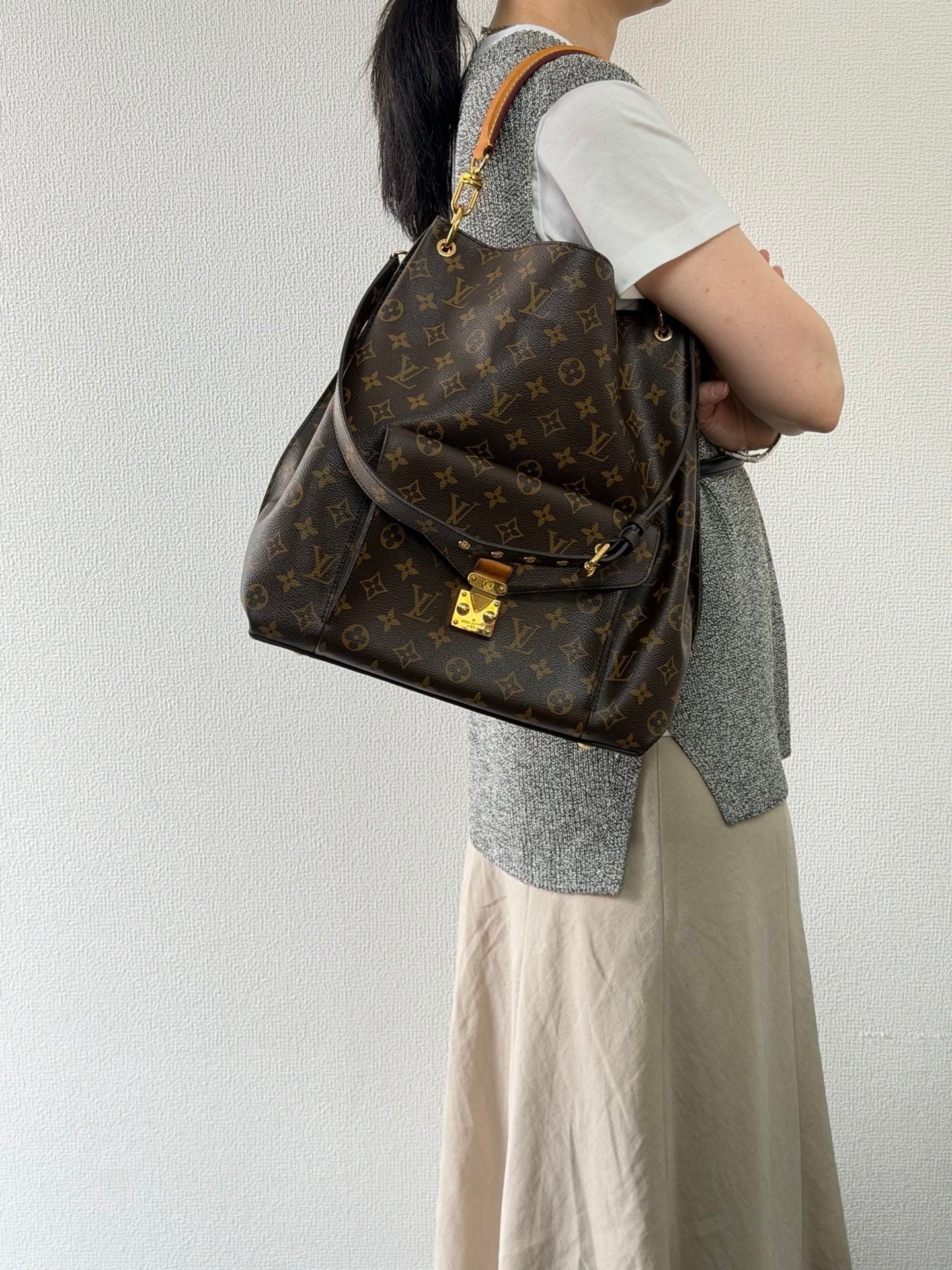 Louis Vuitton Métis Hobo