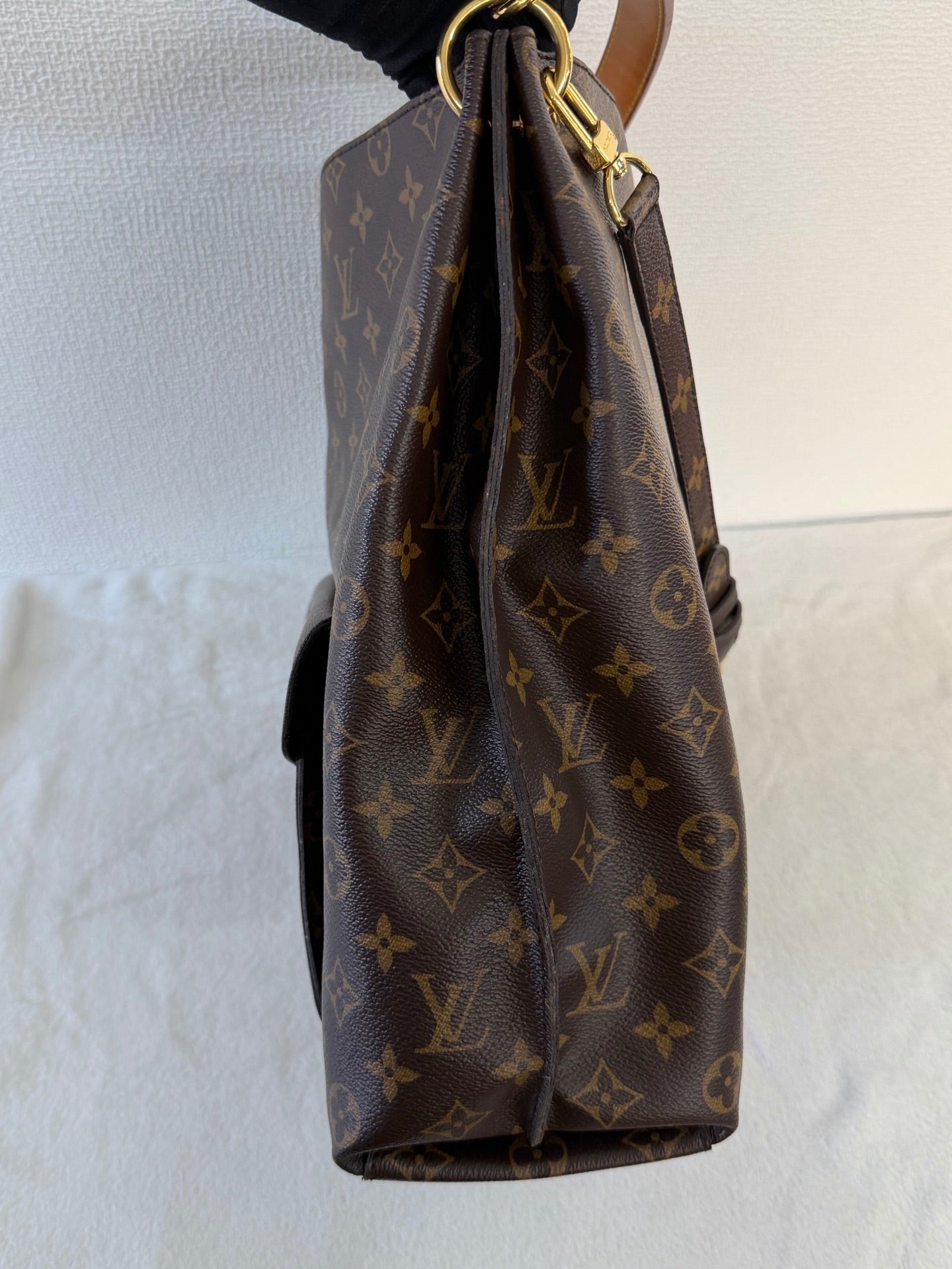 Louis Vuitton Métis Hobo