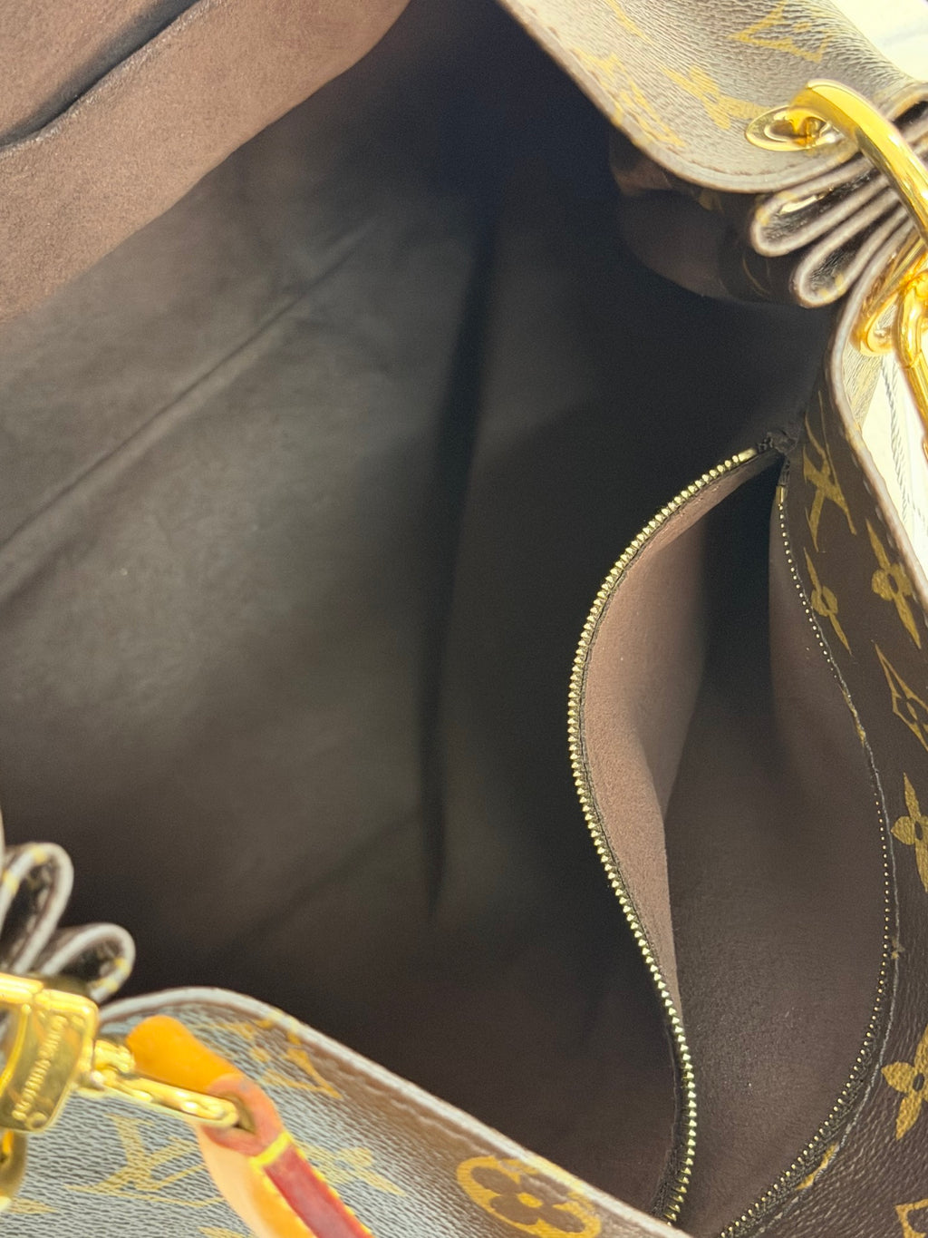 Louis Vuitton Métis Hobo
