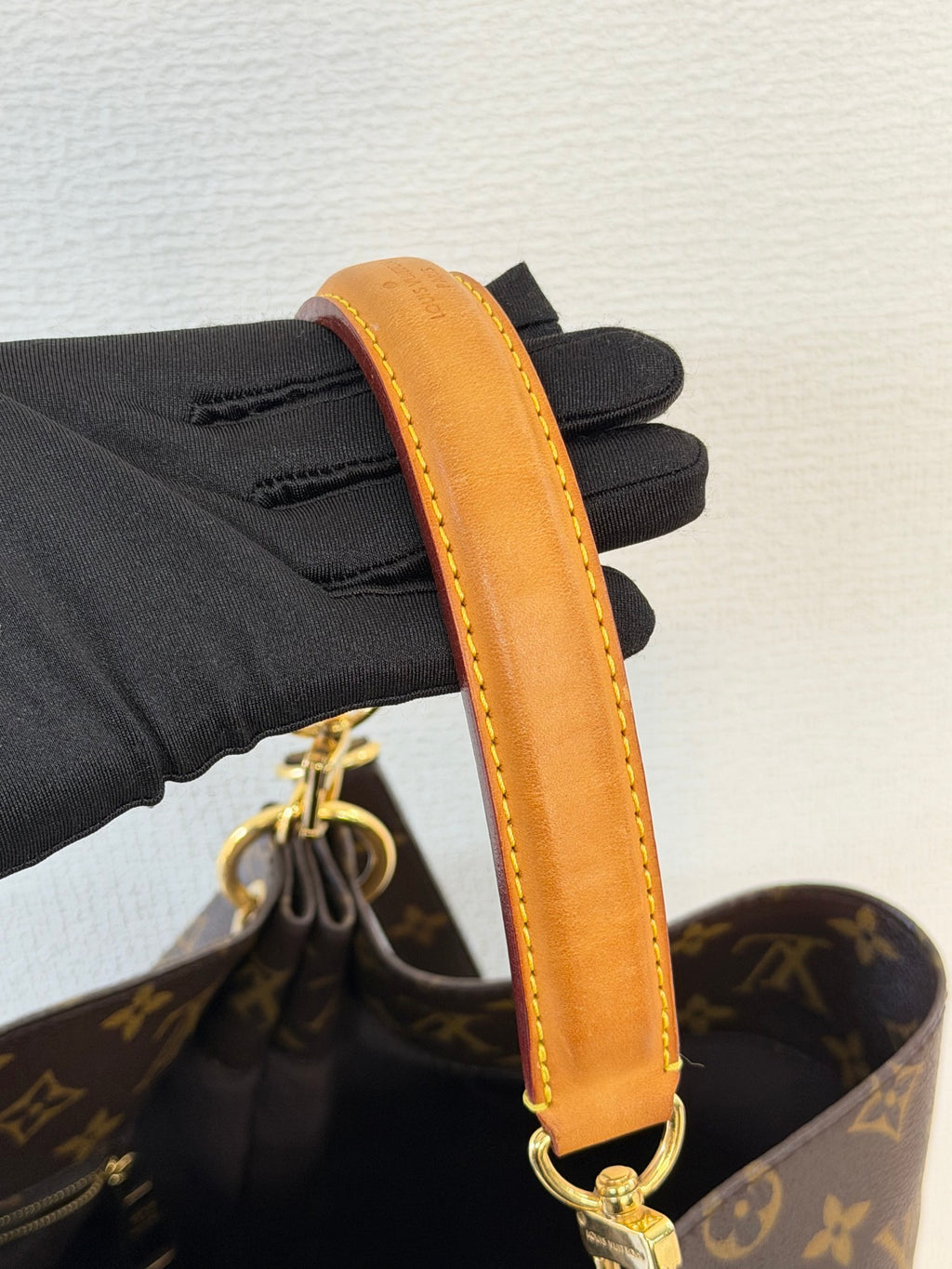 Louis Vuitton Métis Hobo