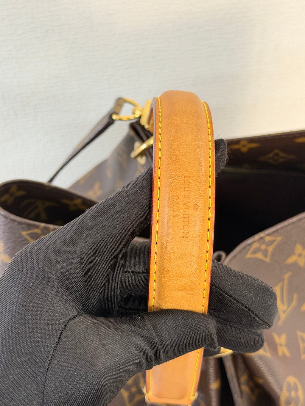 Louis Vuitton Métis Hobo