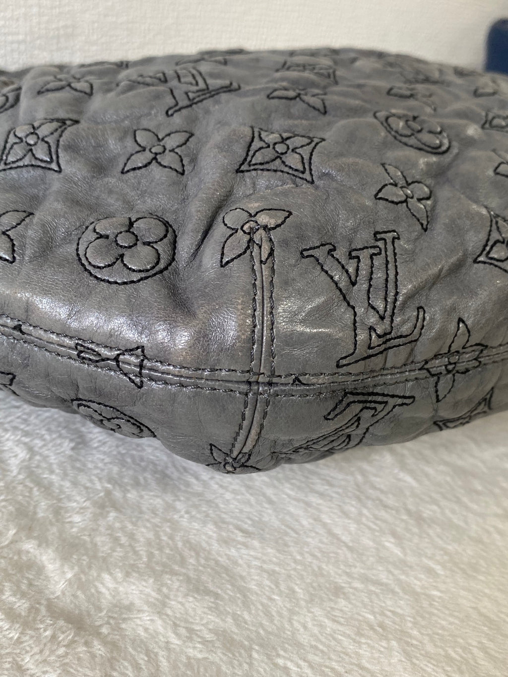 LOUIS VUITTON Hobo bag