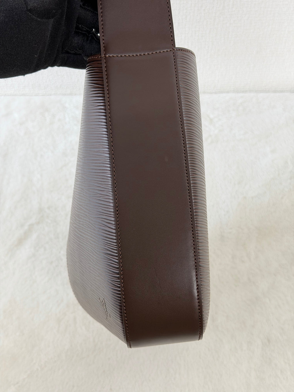 Louis Vuitton Epi Reverie Shoulder Bag