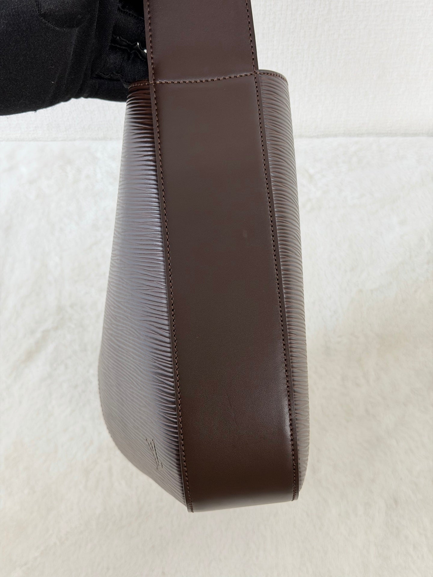 Louis Vuitton Epi Reverie Shoulder Bag