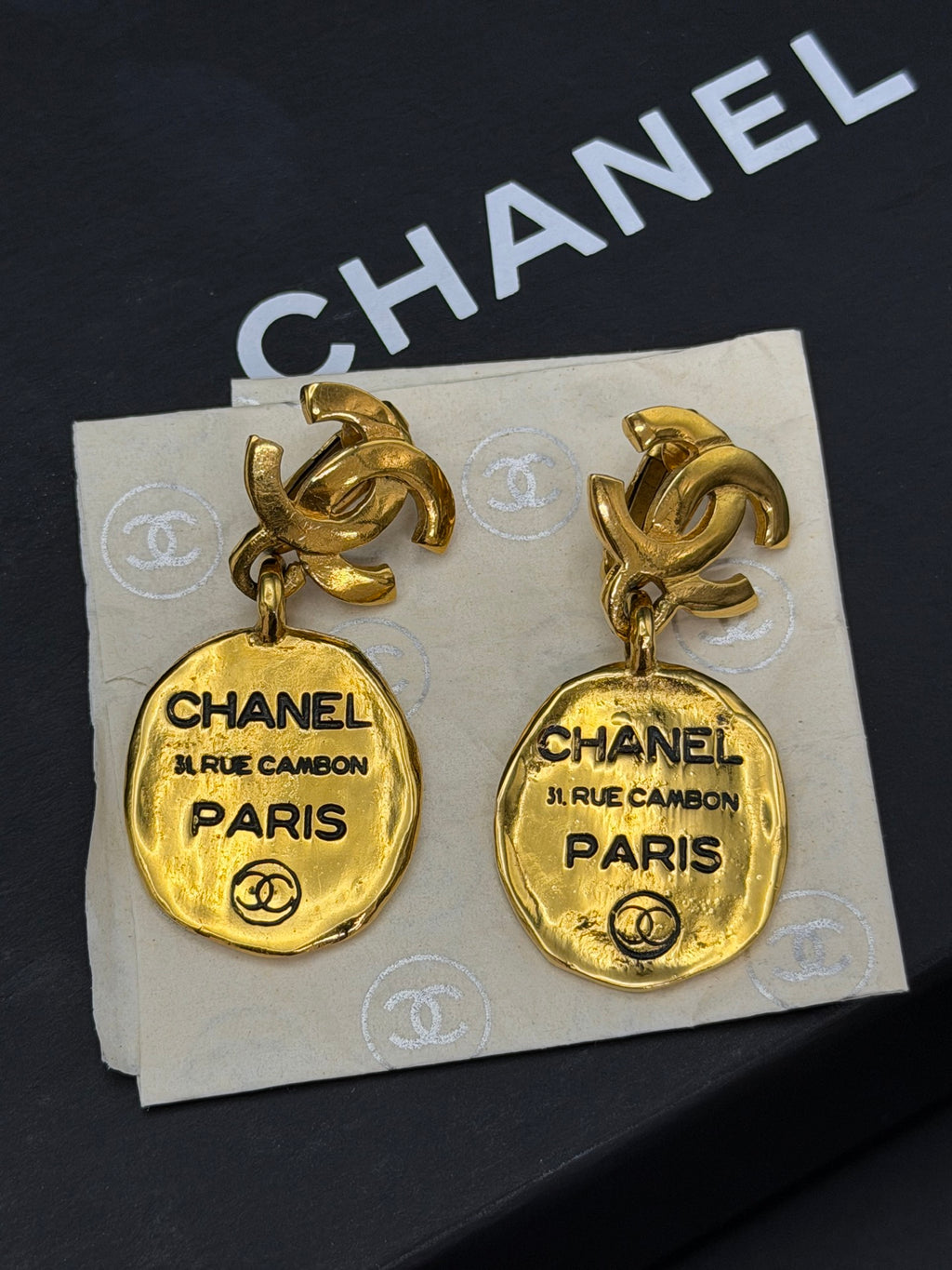 CHANEL Doublve-C Ear Clips
