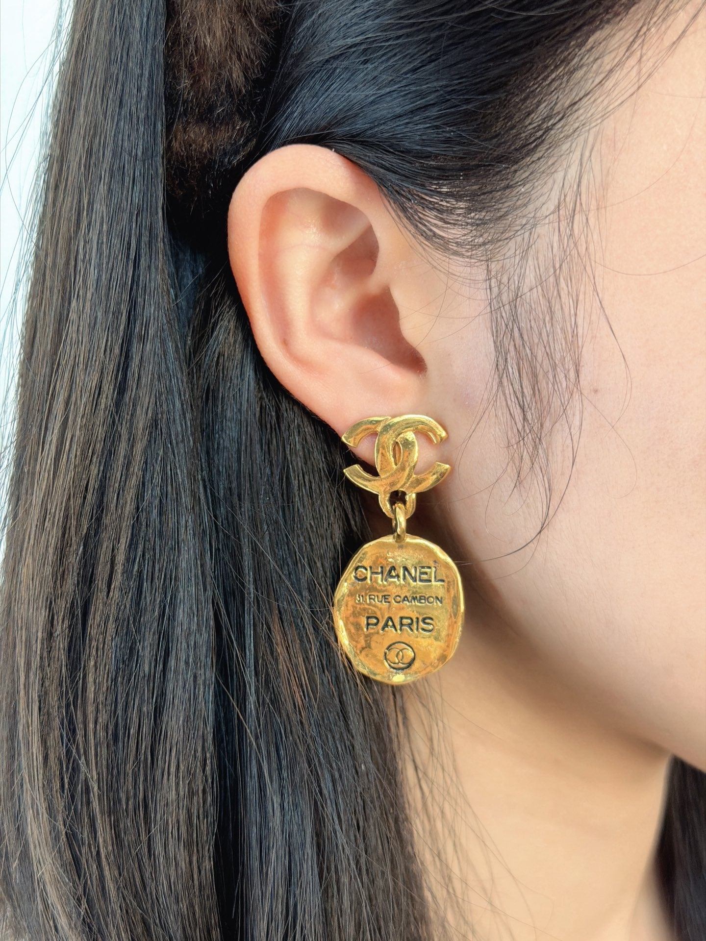 CHANEL Doublve-C Ear Clips