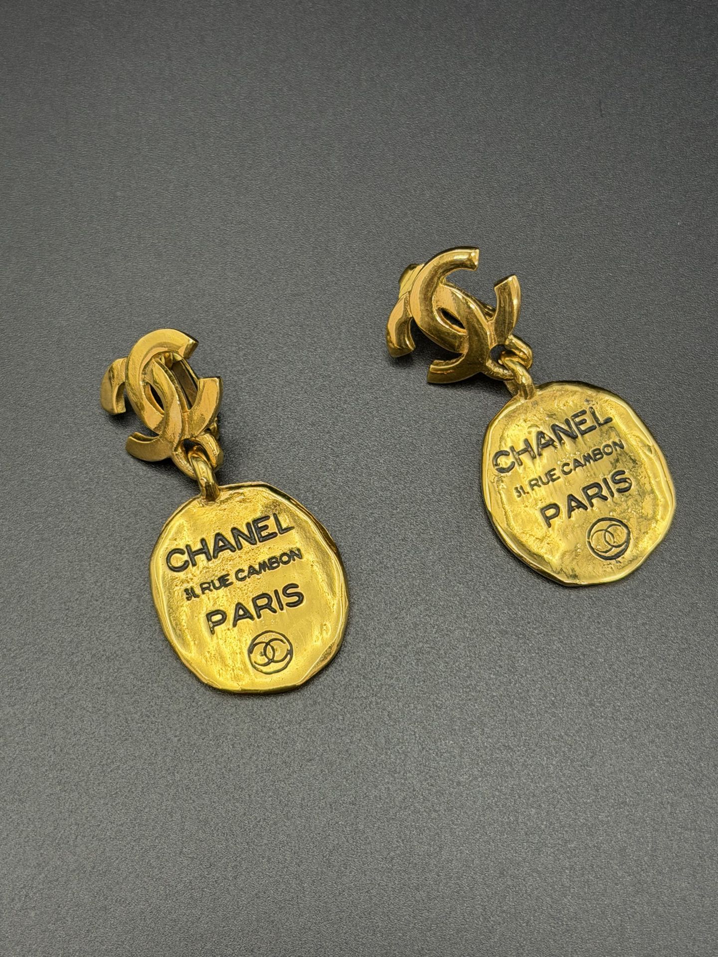 CHANEL Doublve-C Ear Clips