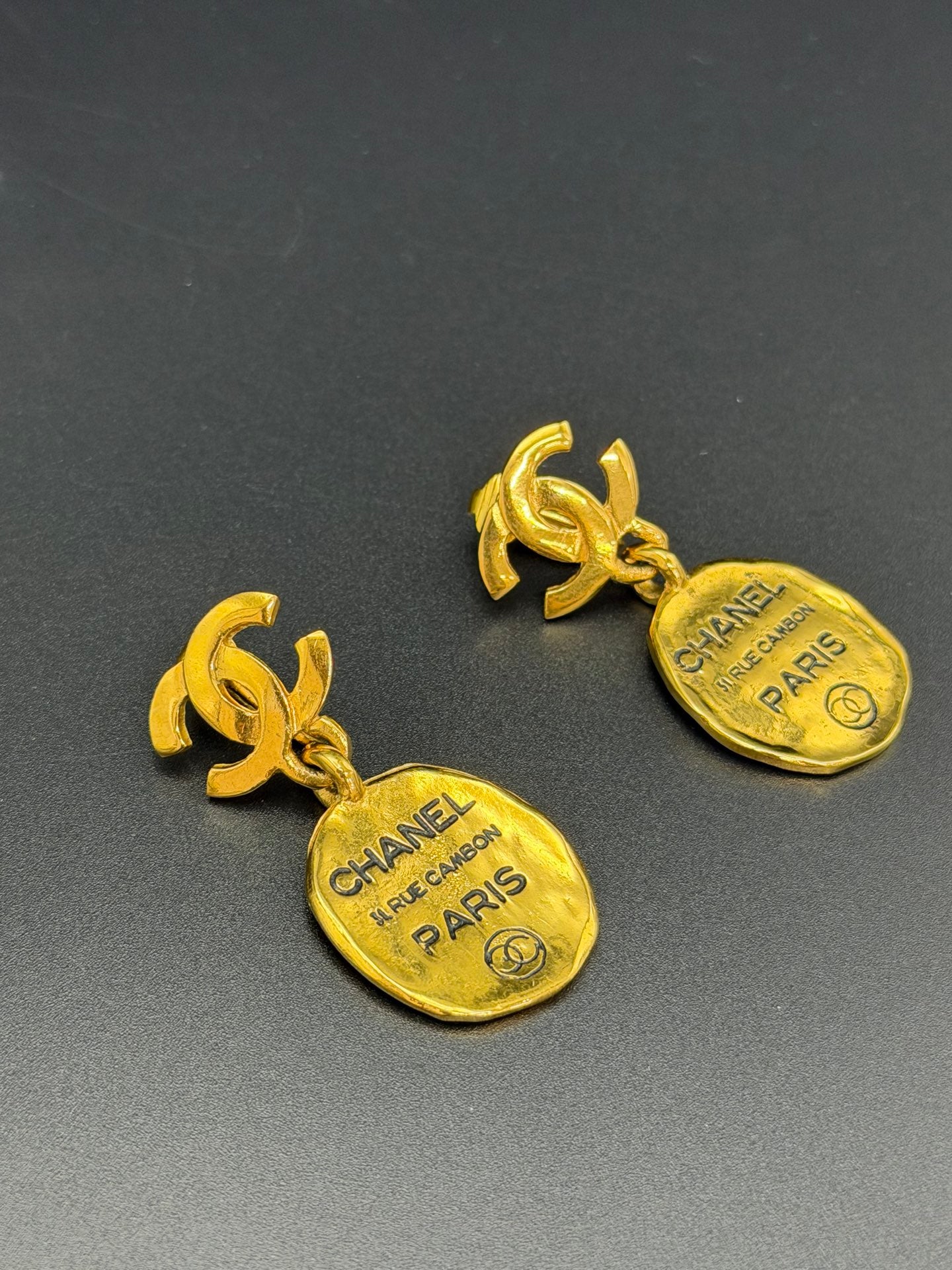 CHANEL Doublve-C Ear Clips
