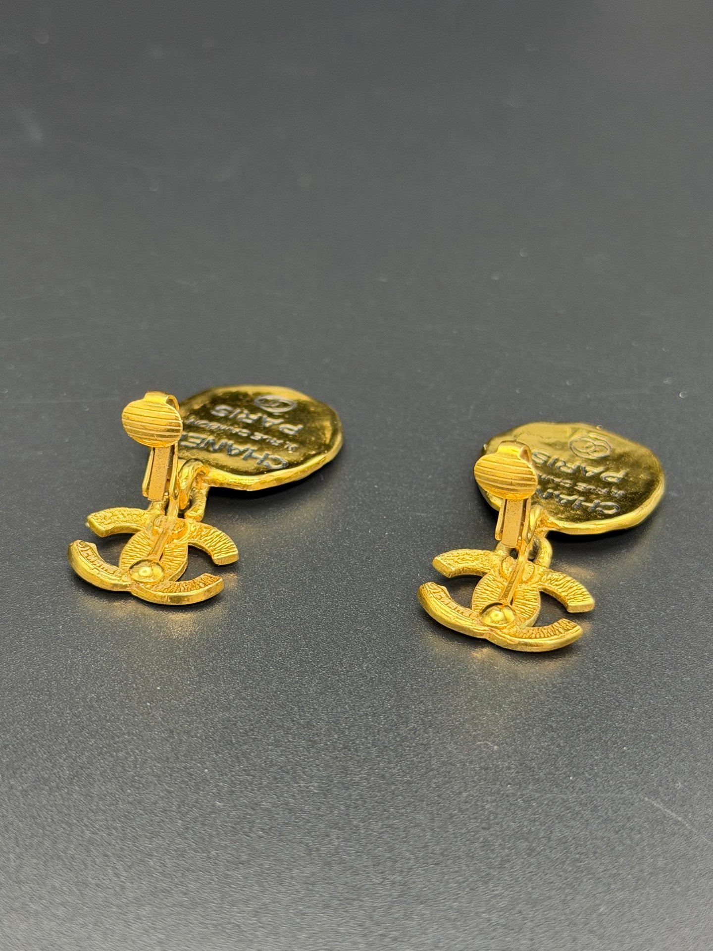 CHANEL Doublve-C Ear Clips