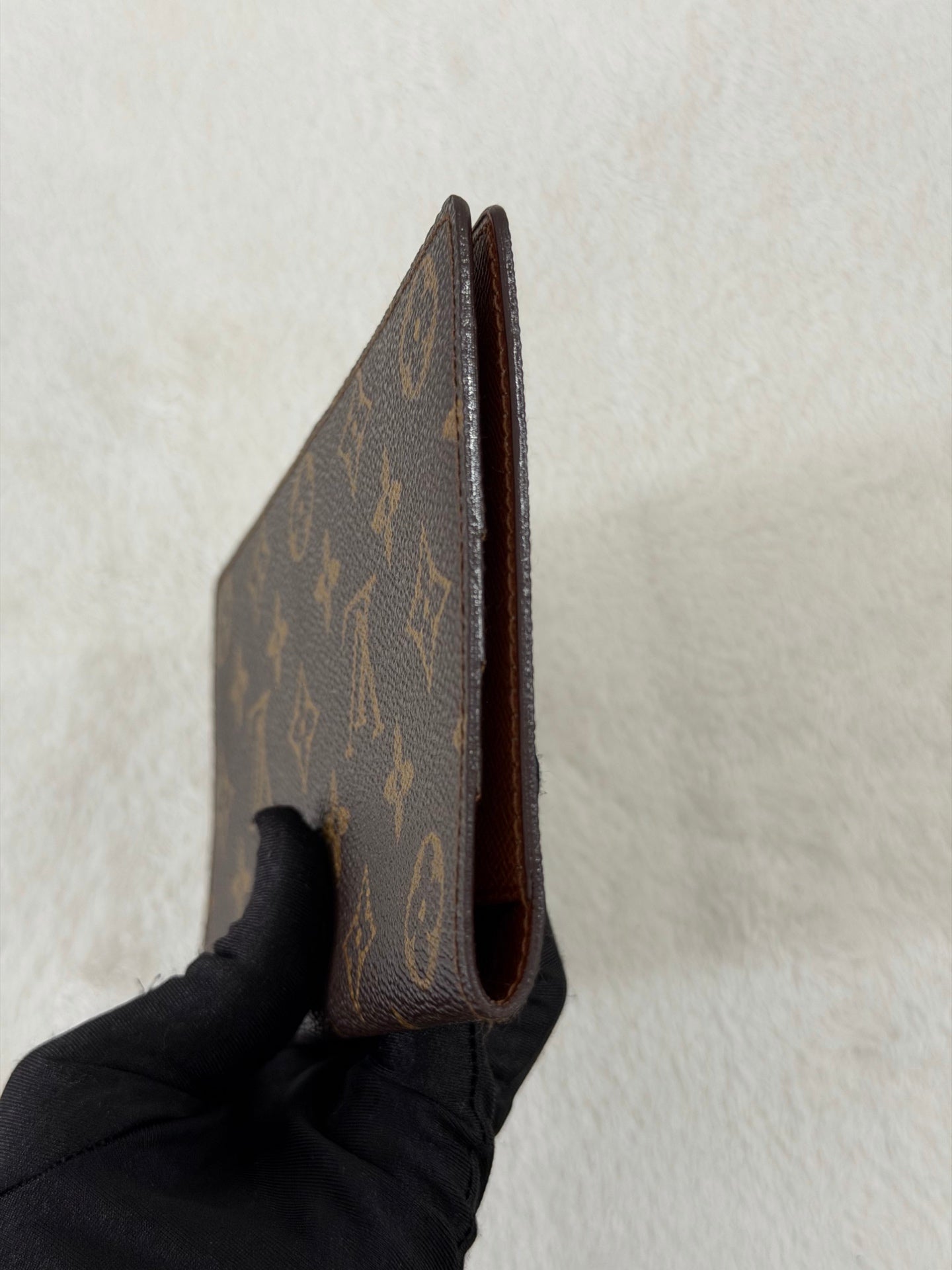 LOUIS VUITTON Monogram Bifold Wallet