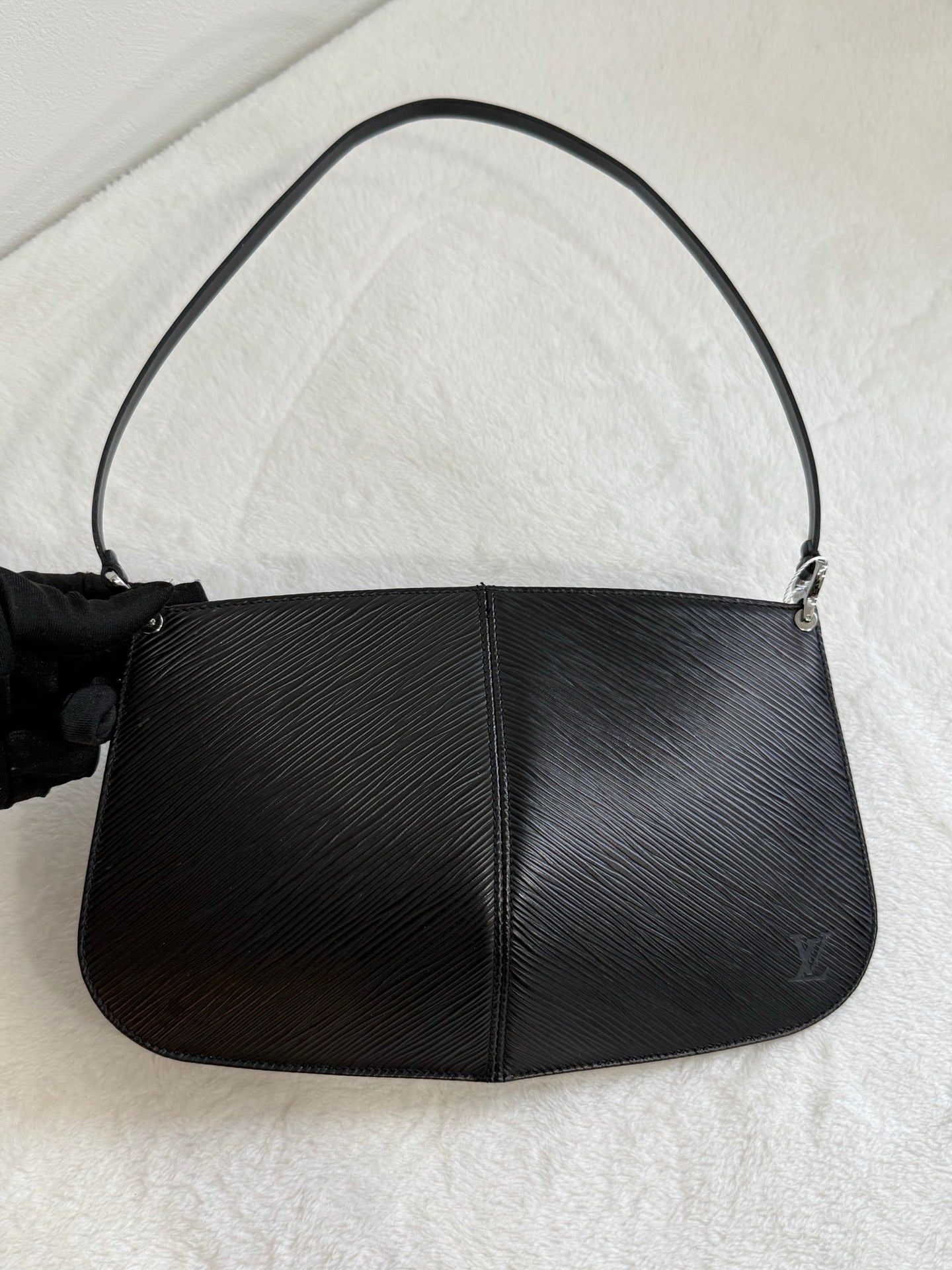LOUIS VUITTON Epi Shoulderbag