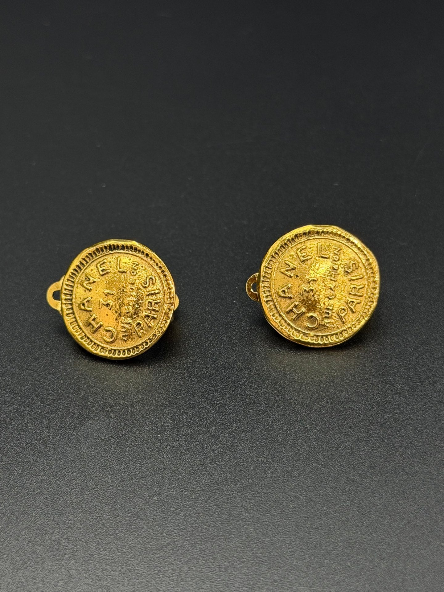 CHANEL Engraving Ear Clips