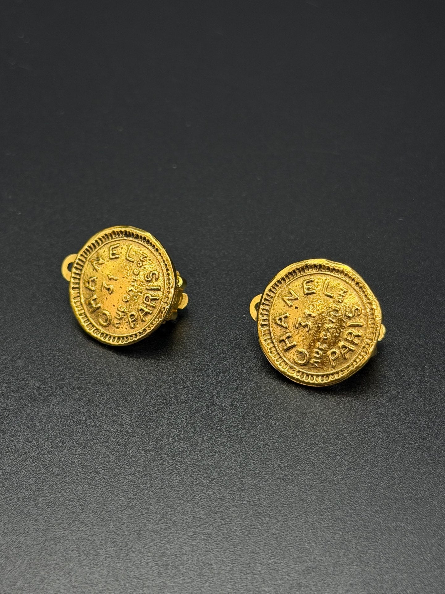 CHANEL Engraving Ear Clips
