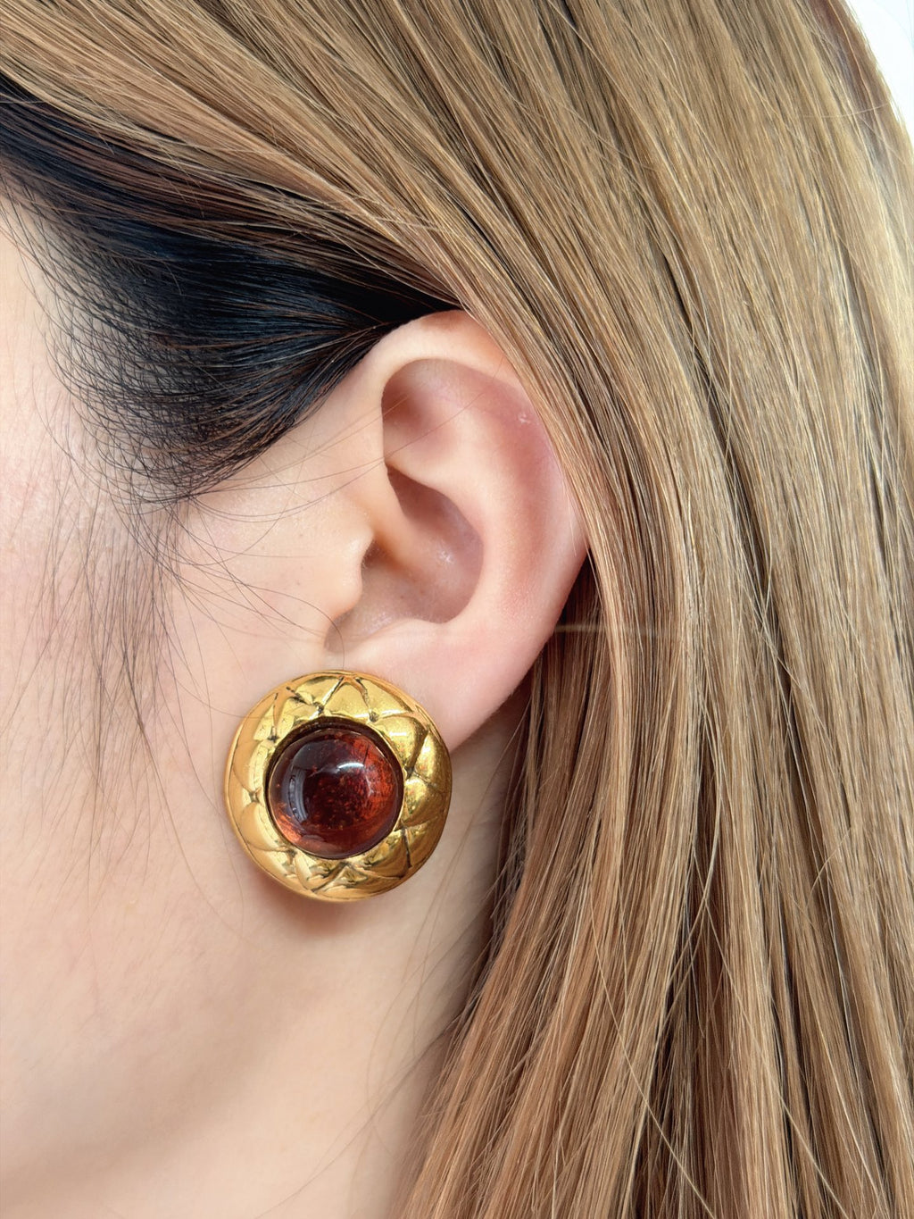 CHANEL Vintage Matelassé Ear Clips