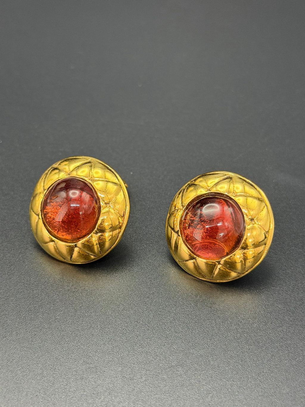 CHANEL Vintage Matelassé Ear Clips