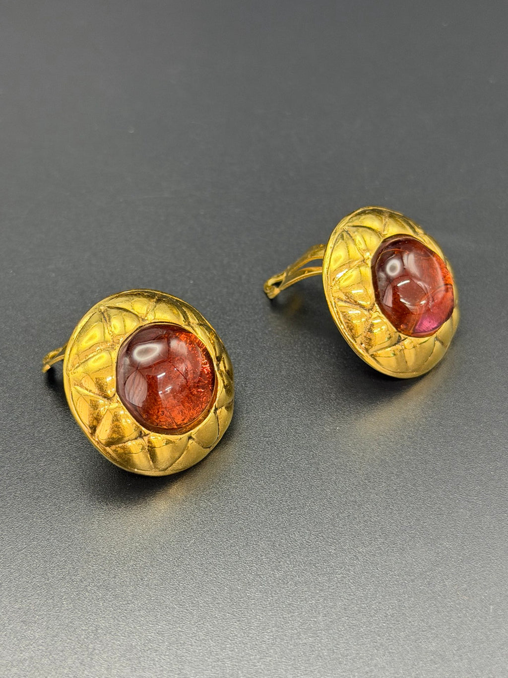CHANEL Vintage Matelassé Ear Clips