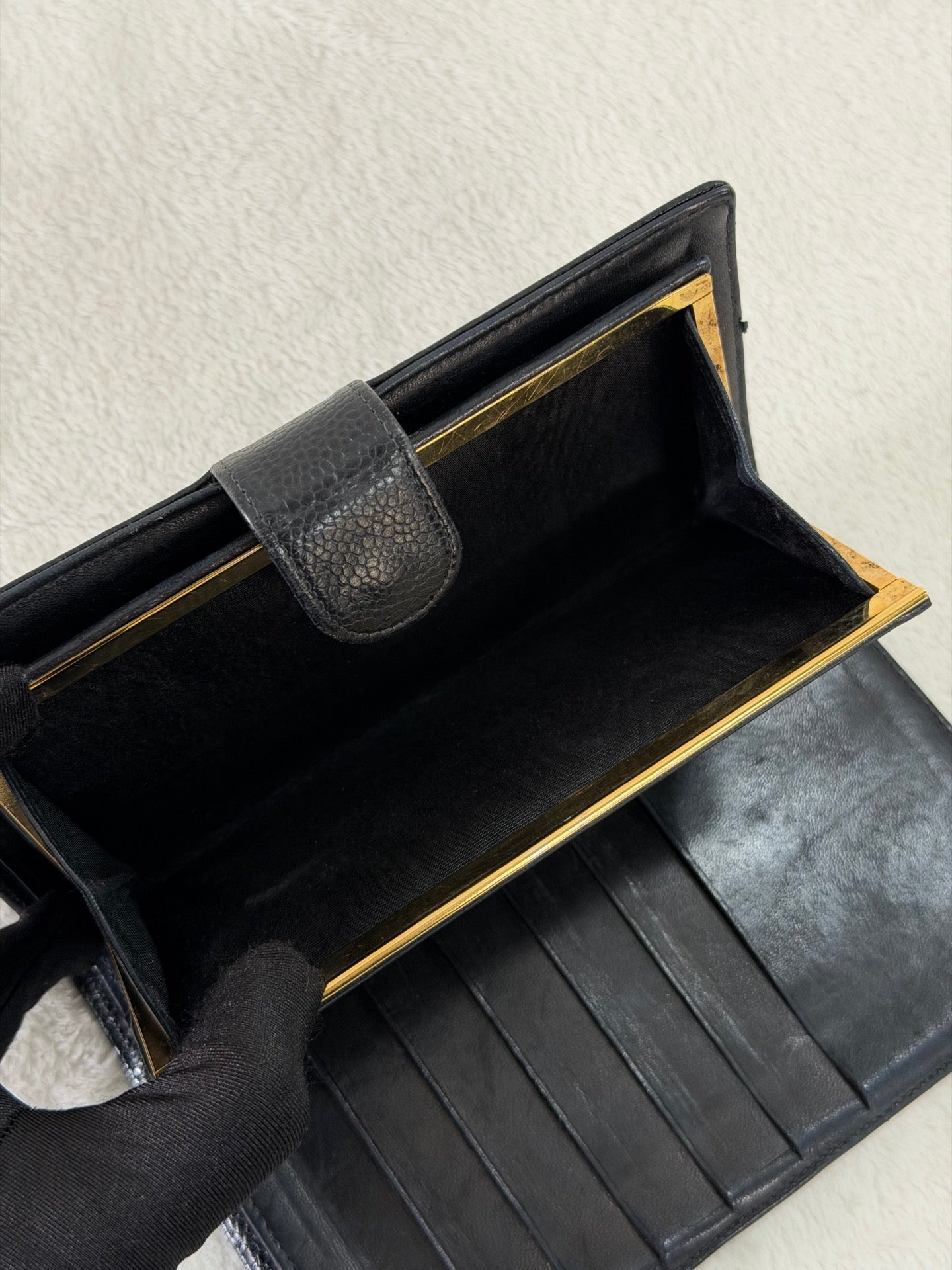 CHANEL Double-C Cavier Bifold Wallet