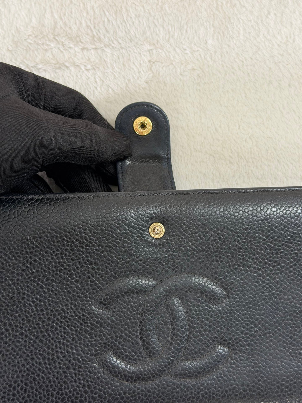CHANEL Double-C Cavier Bifold Wallet