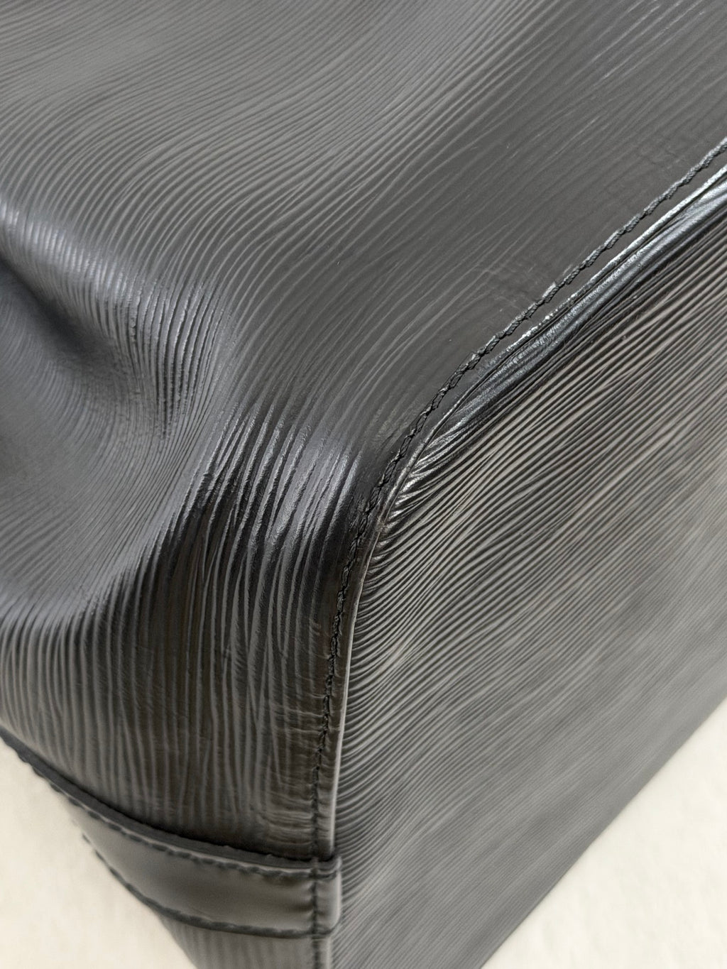 Louis Vuitton Epi Noe Shoulder Bag Black