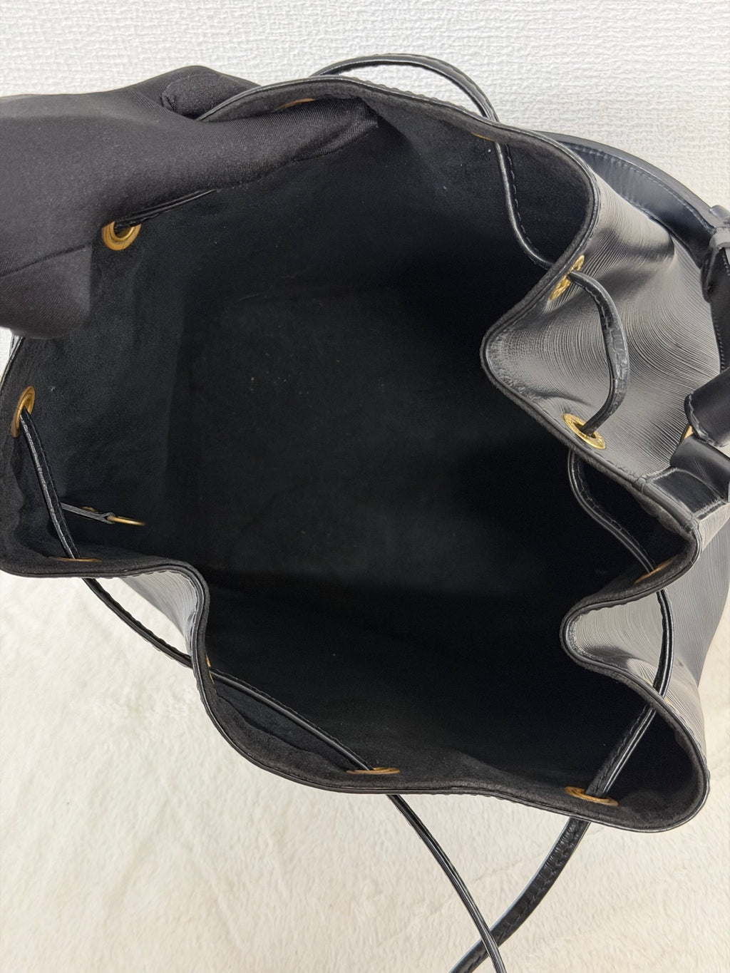 Louis Vuitton Epi Noe Shoulder Bag Black