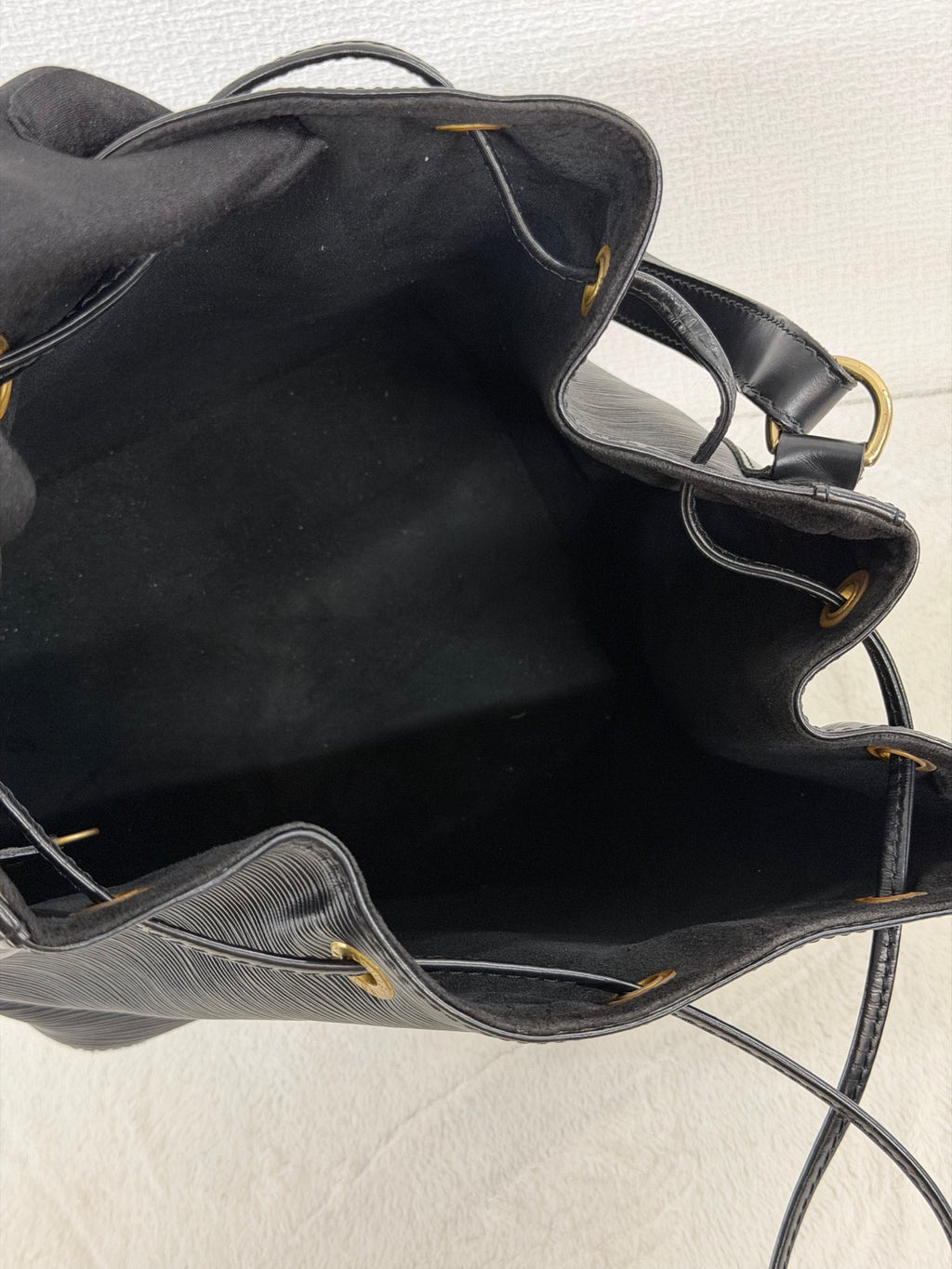 Louis Vuitton Epi Noe Shoulder Bag Black