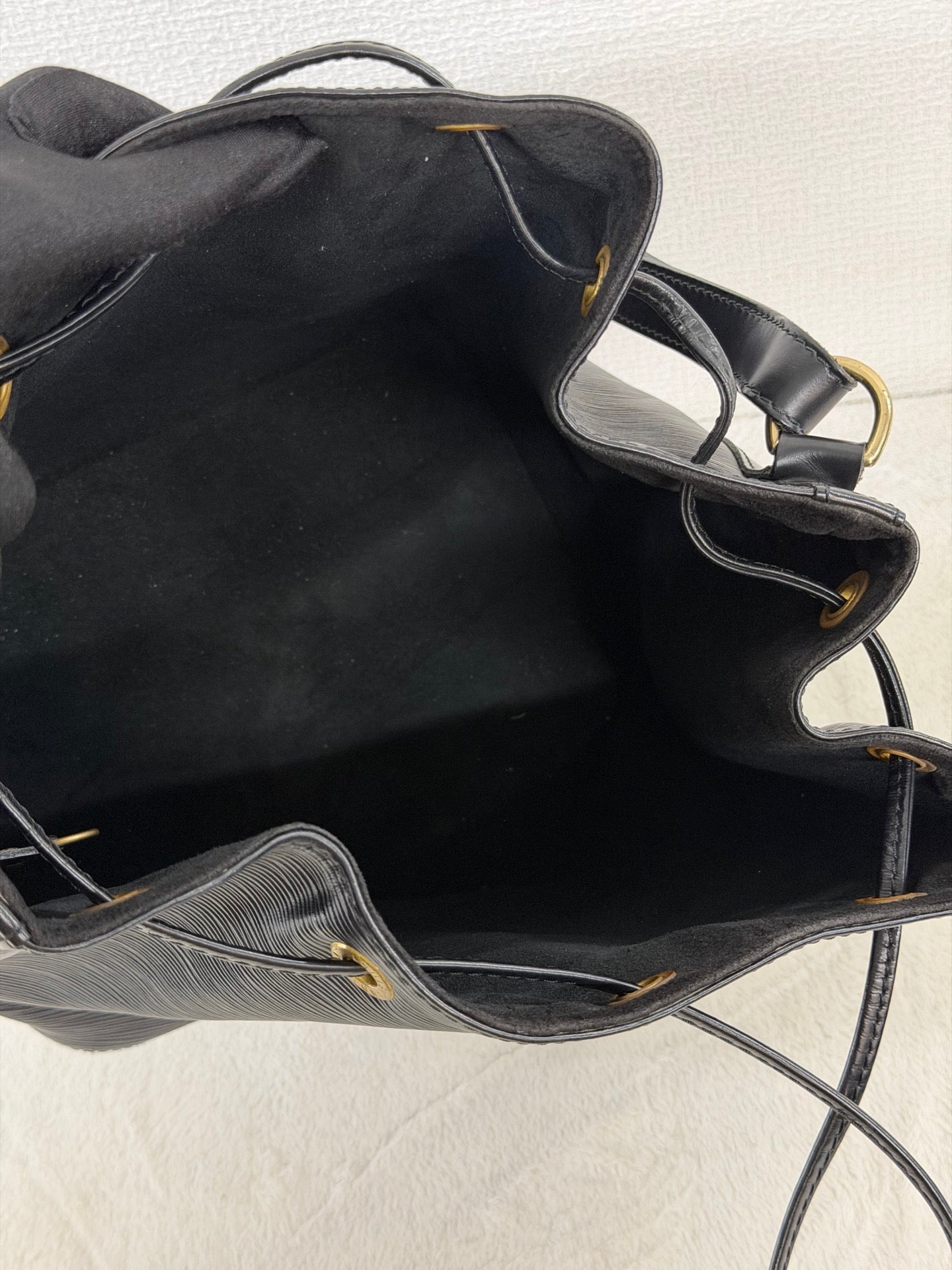 Louis Vuitton Epi Noe Shoulder Bag Black