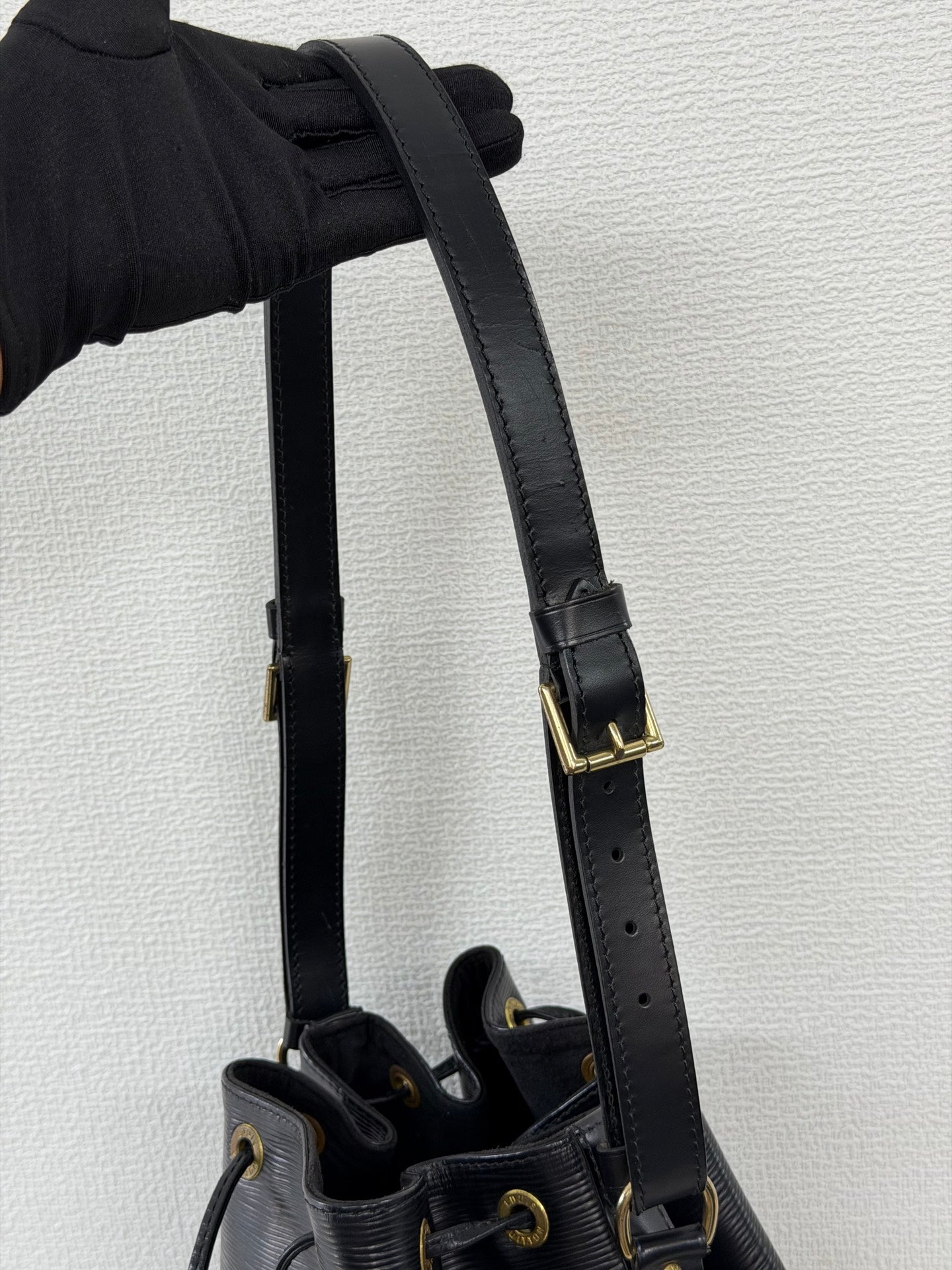 Louis Vuitton Epi Noe Shoulder Bag Black