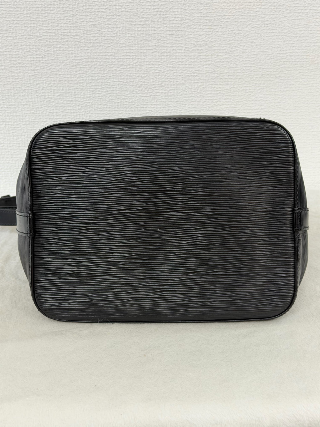 Louis Vuitton Epi Noe Shoulder Bag Black