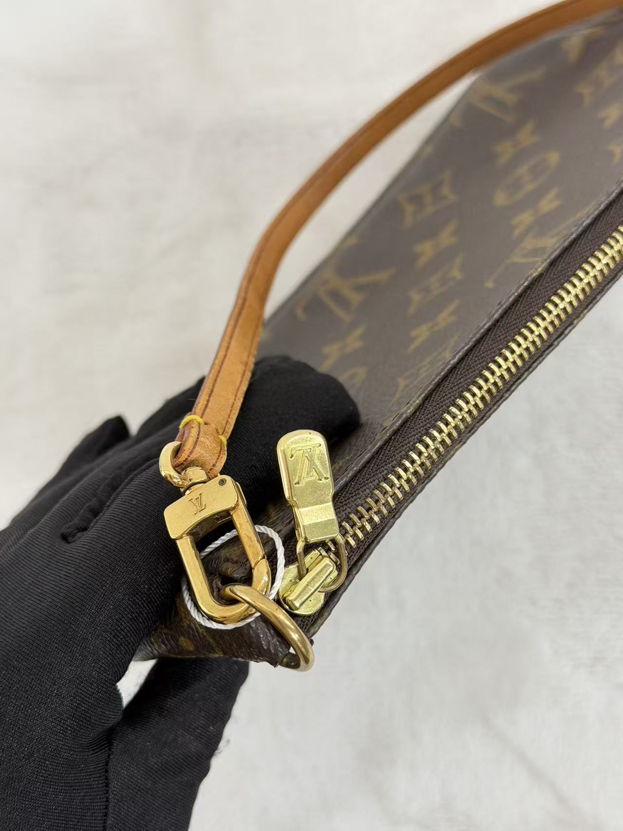 Louis Vuitton Pochette Accessoires Monogram Canvas