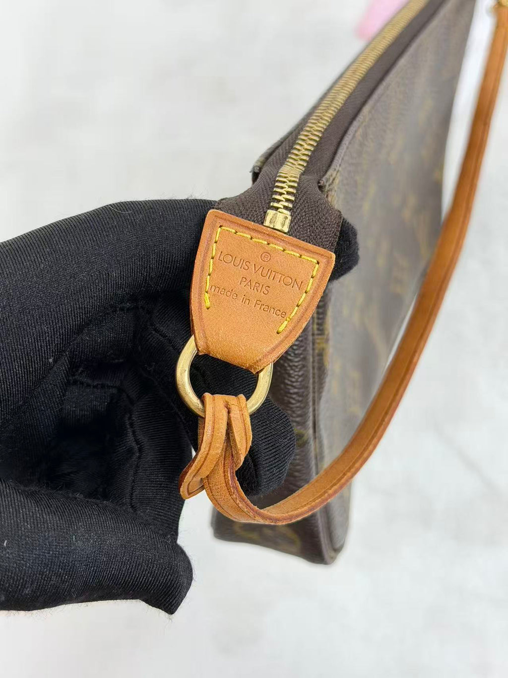 Louis Vuitton Pochette Accessoires Monogram Canvas
