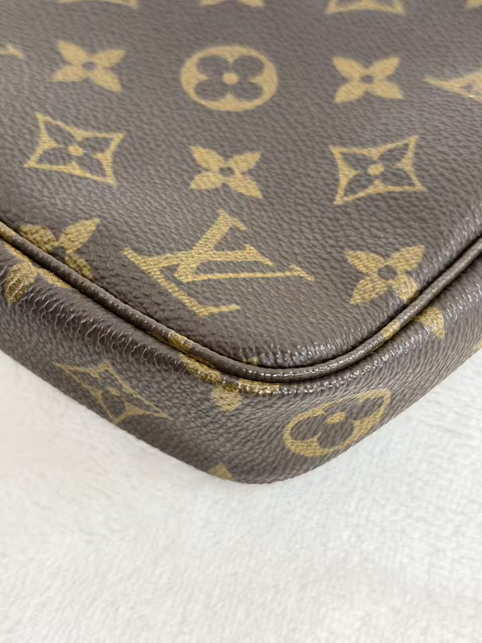 Louis Vuitton Pochette Accessoires Monogram Canvas