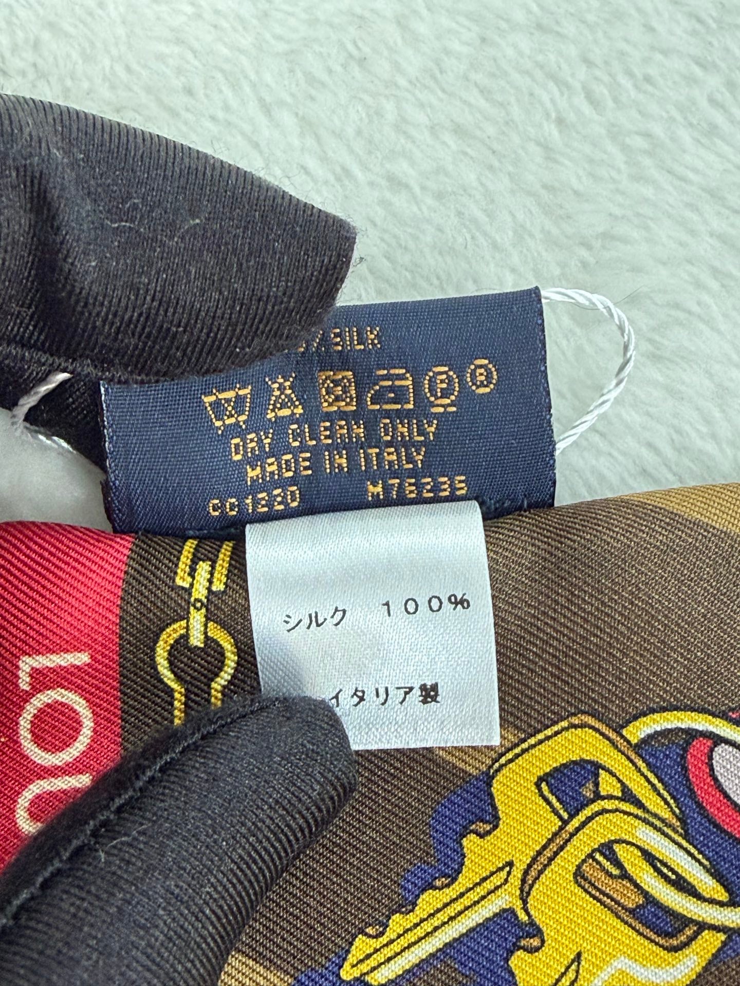 Louis Vuitton Bandeau Tribute To Silk Scarf Black