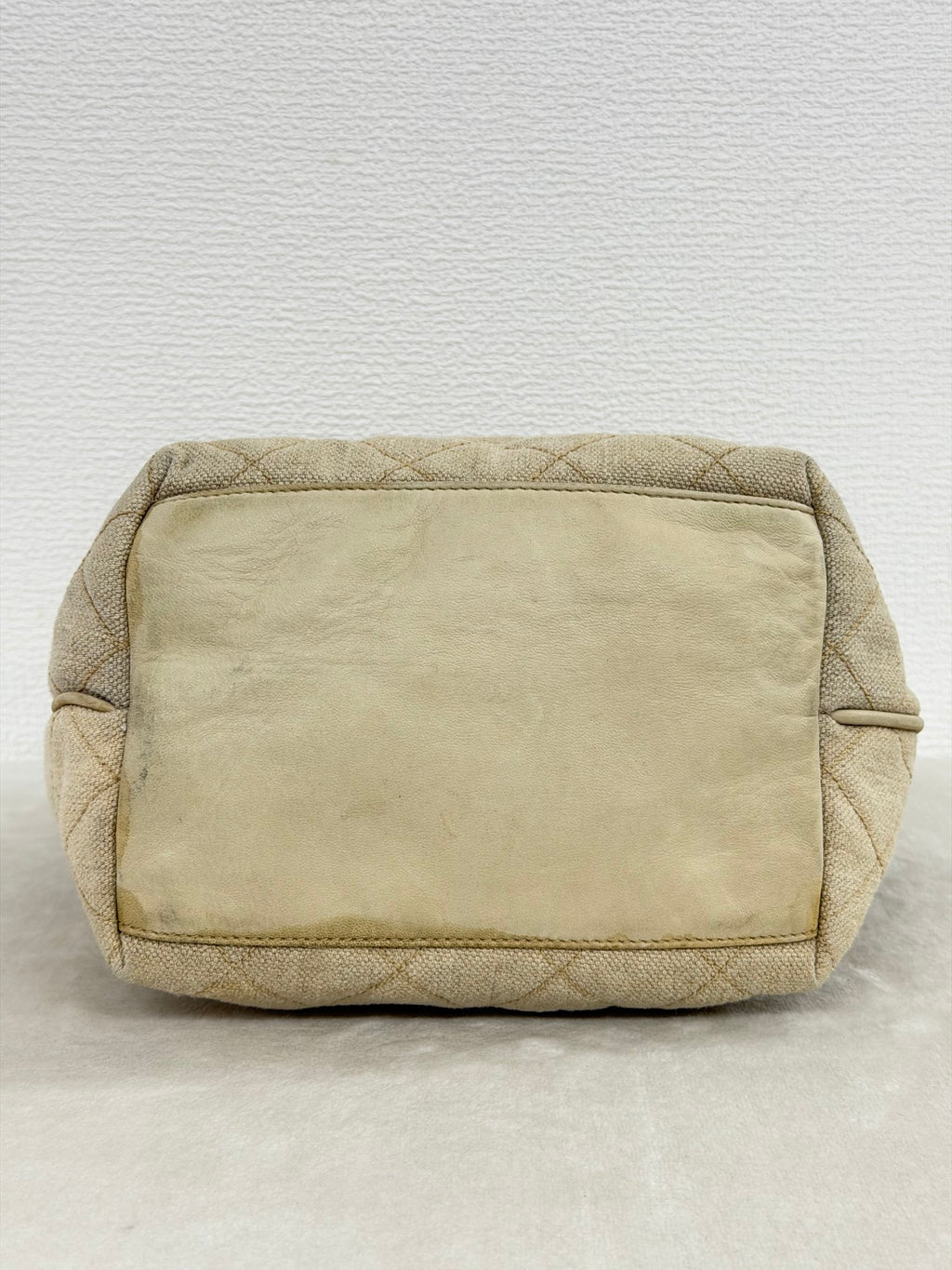 Chanel Vintage Beige Linen Quilted Drawstring Bucket Bag
