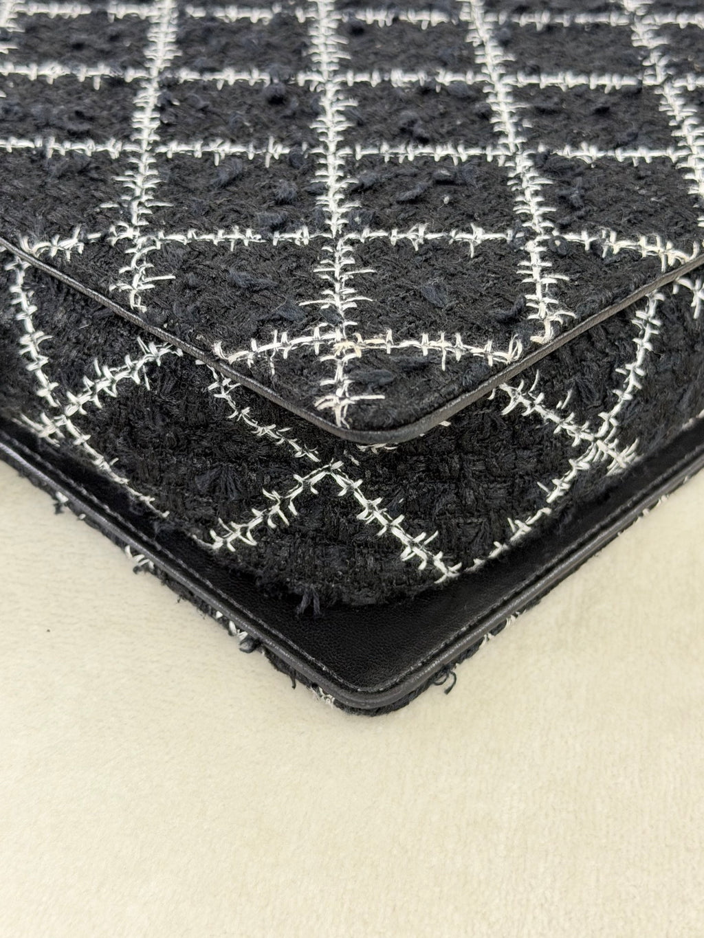 Chanel Diamond Stitch Tweed and Resin Chain Shoulder Bag