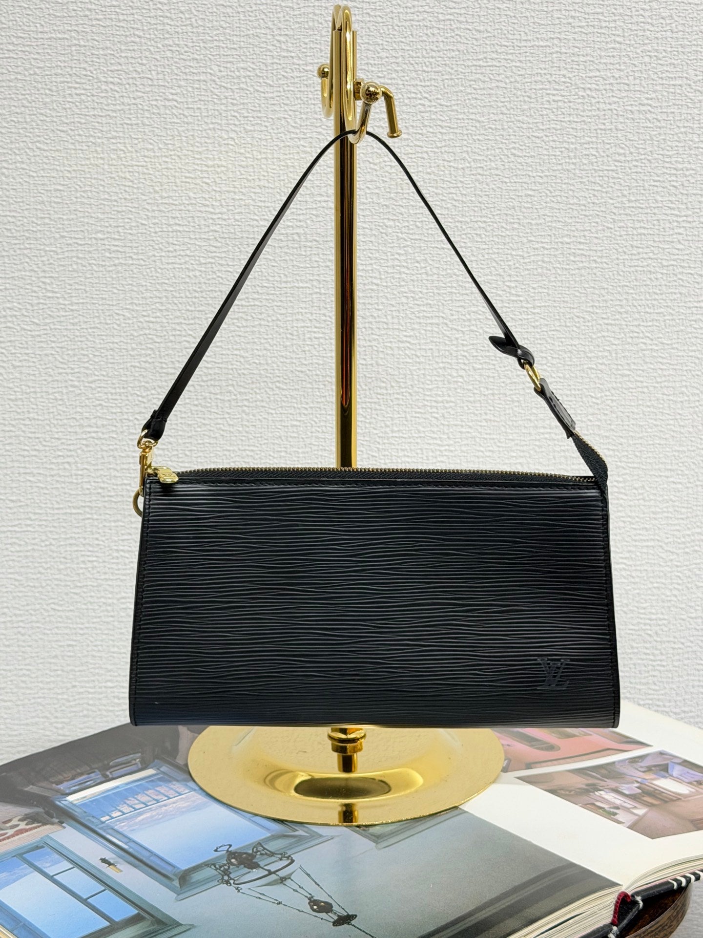 LOUIS VUITTON Epi Shoulderbag