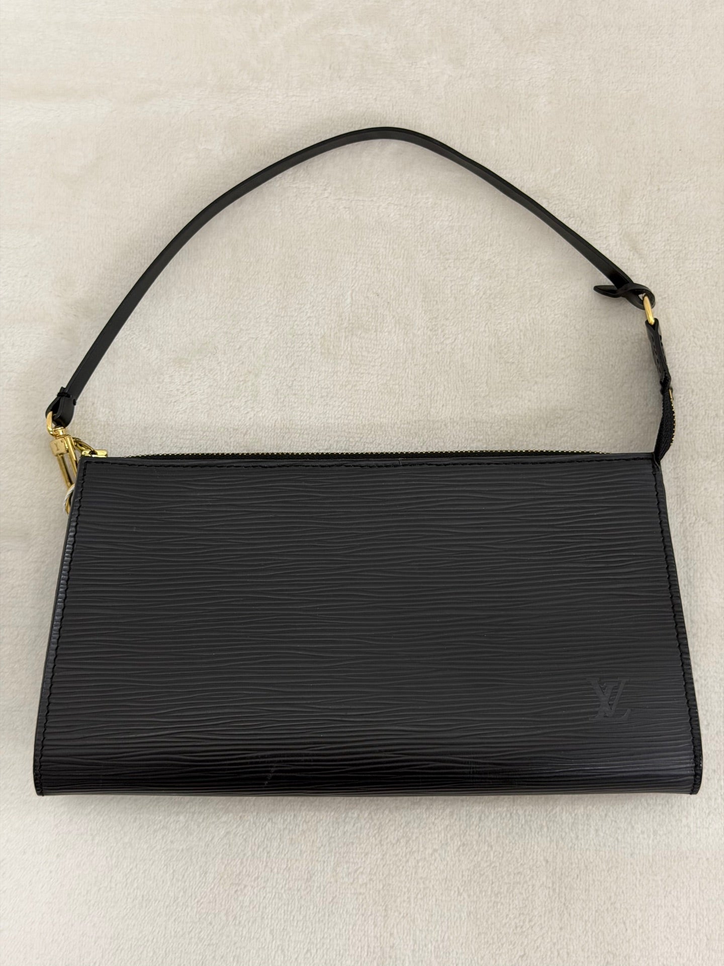 LOUIS VUITTON Epi Shoulderbag
