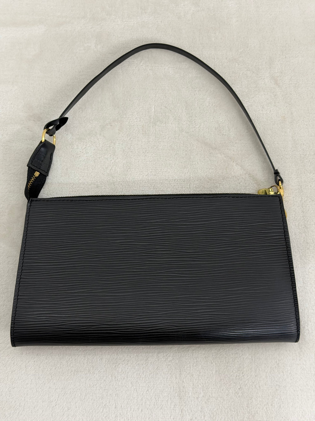 LOUIS VUITTON Epi Shoulderbag