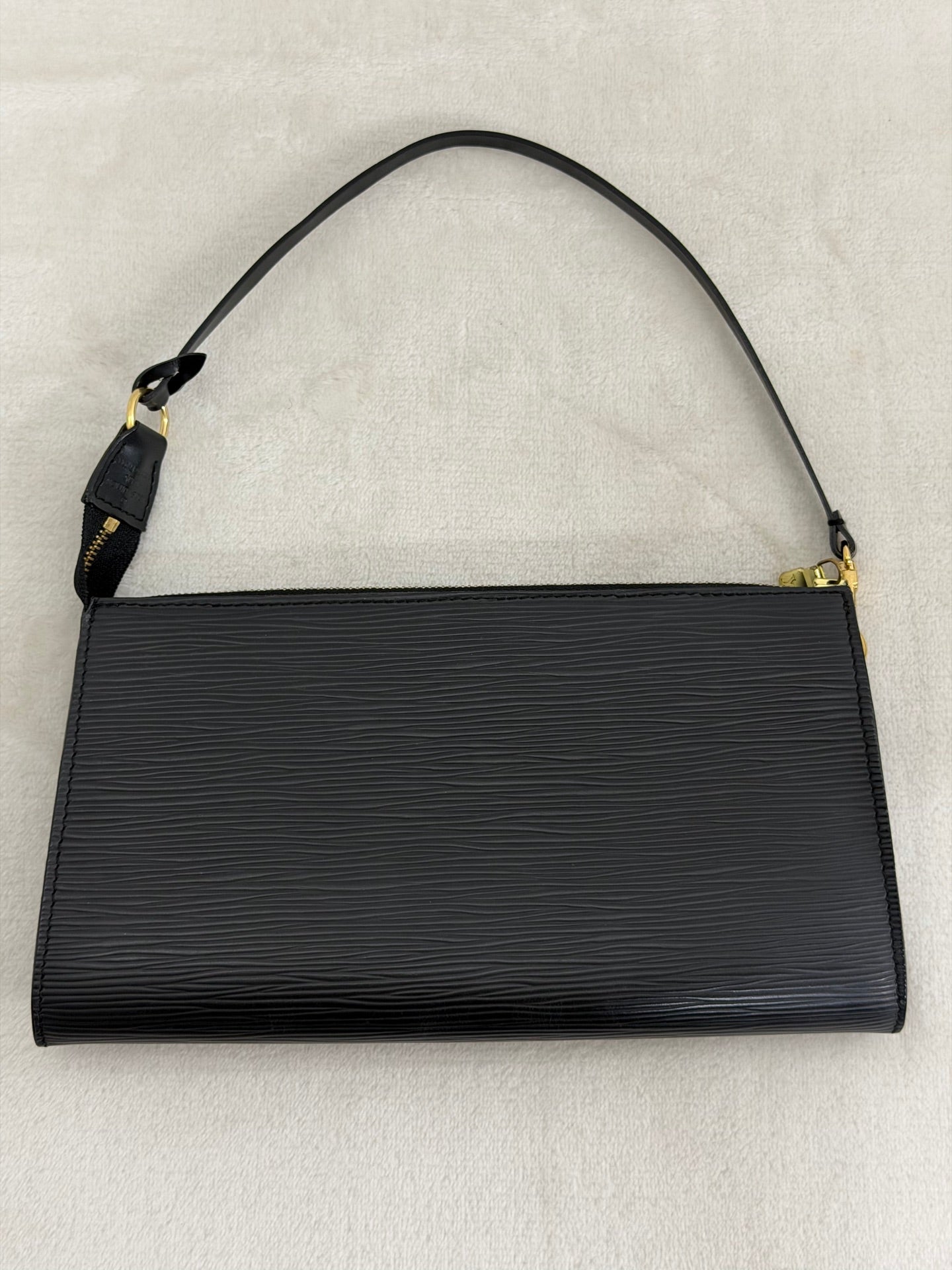 LOUIS VUITTON Epi Shoulderbag