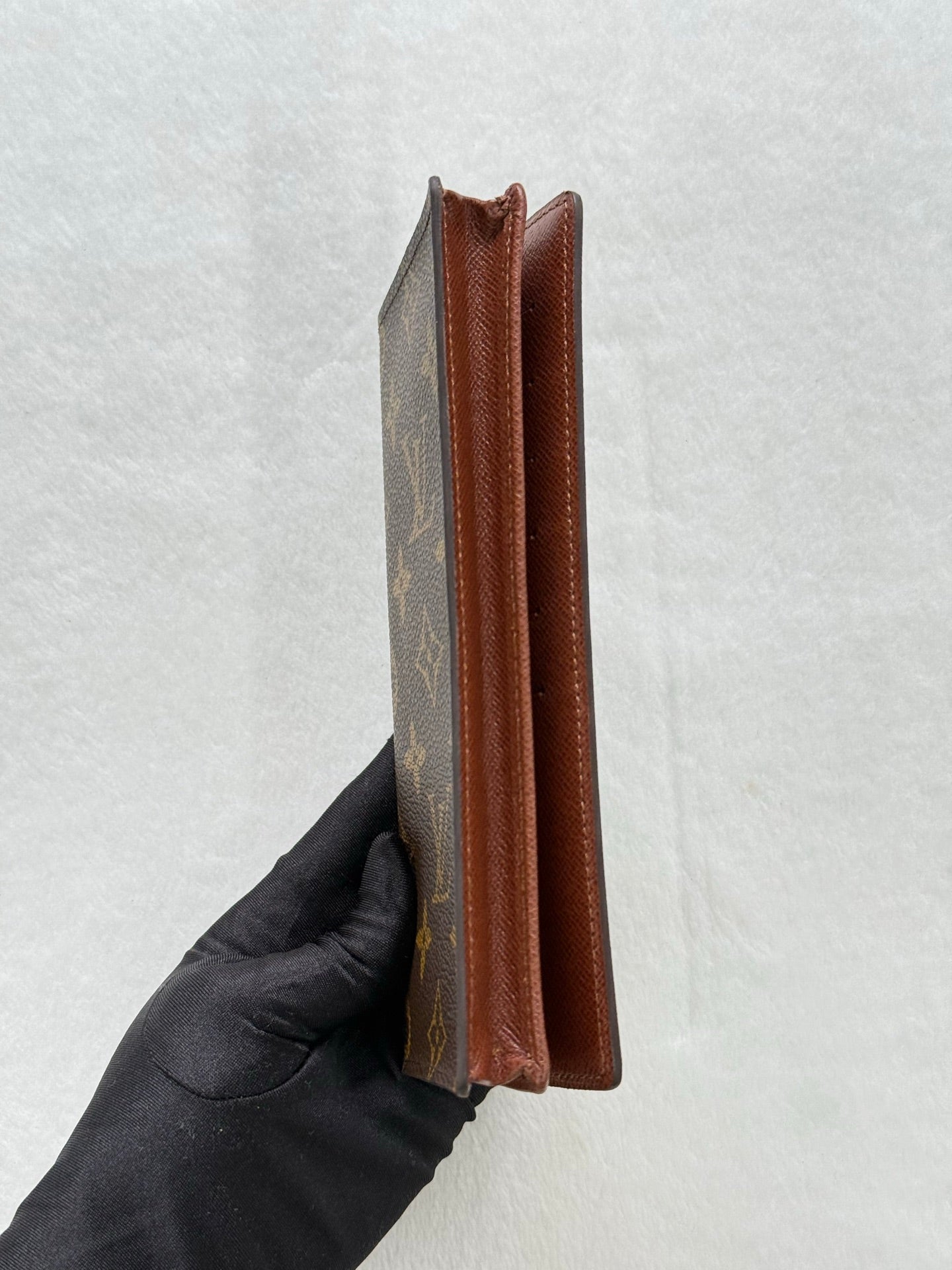 LOUIS VUITTON Monogram Bifold Wallet