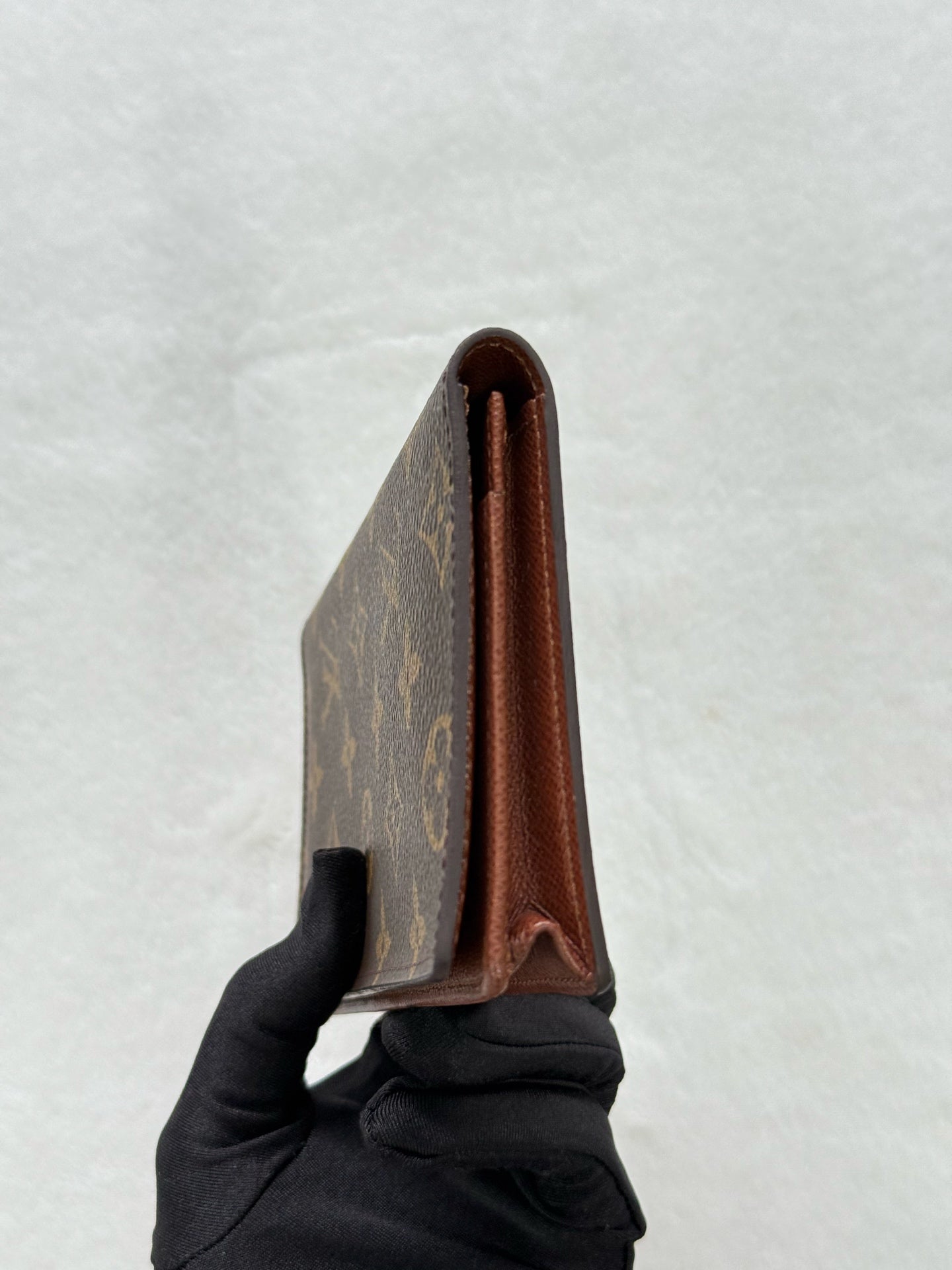 LOUIS VUITTON Monogram Bifold Wallet
