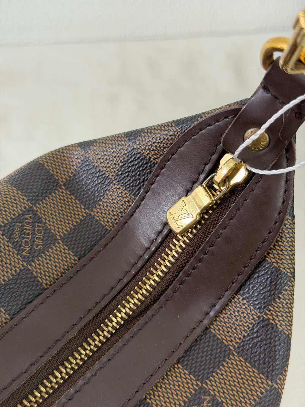 Louis Vuitton Damier Ebene Illovo MM