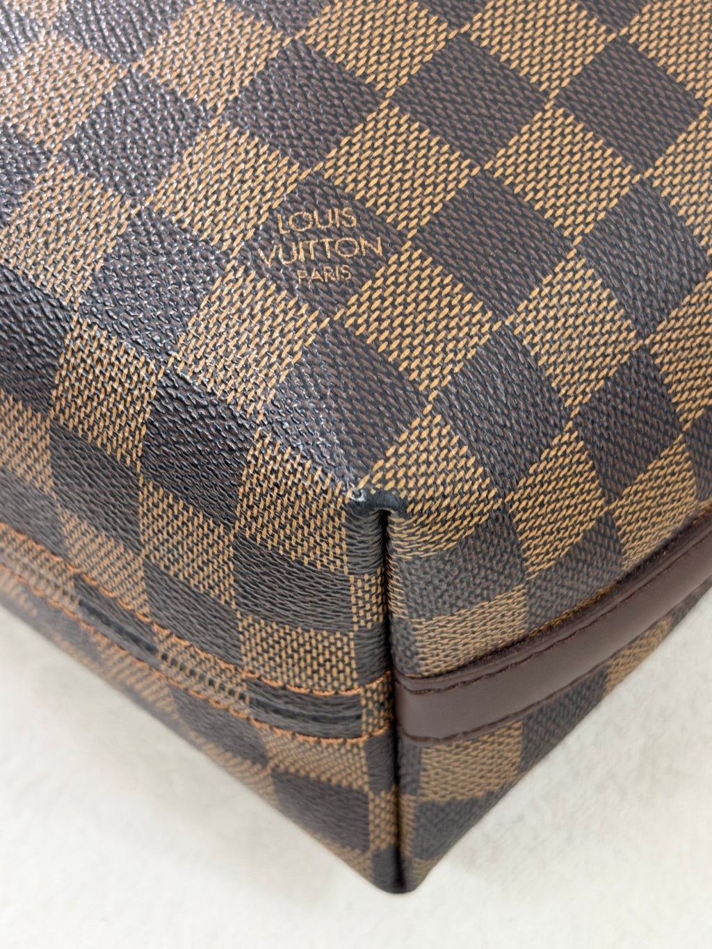 Louis Vuitton Damier Ebene Illovo MM