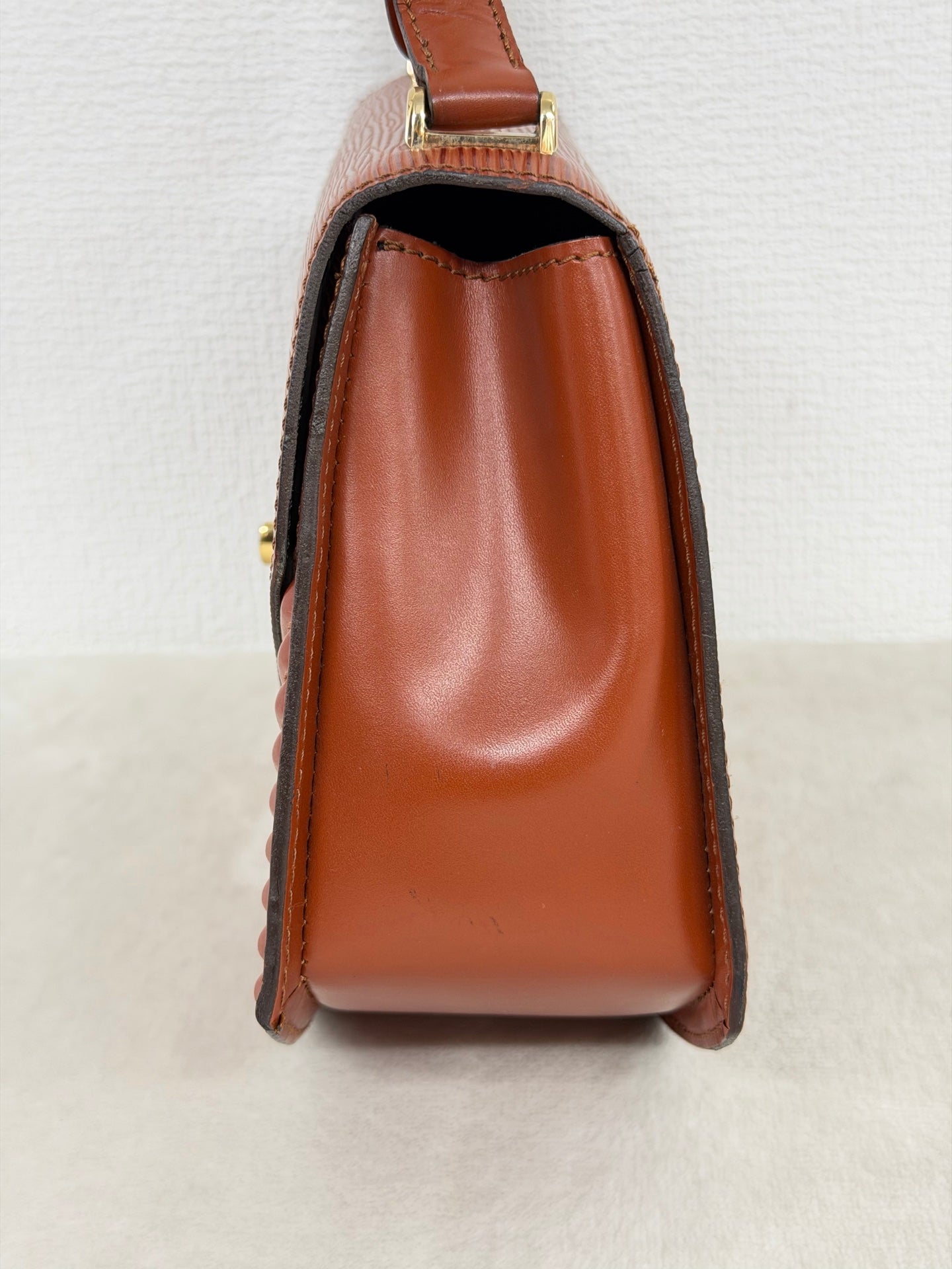 Louis Vuitton Kenyan Fawn Epi Leather Tilsitt Bag