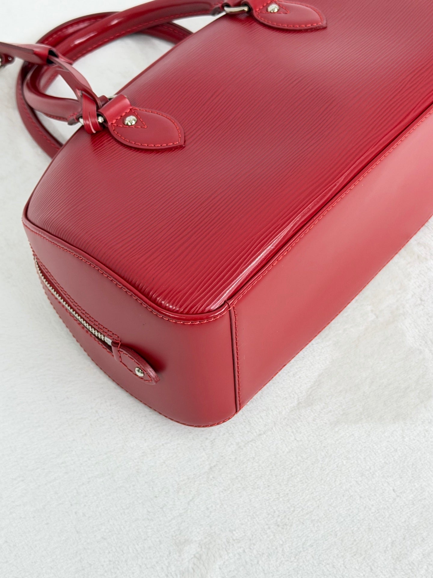 Louis Vuitton Red Epi Leather Jasmin Handbag