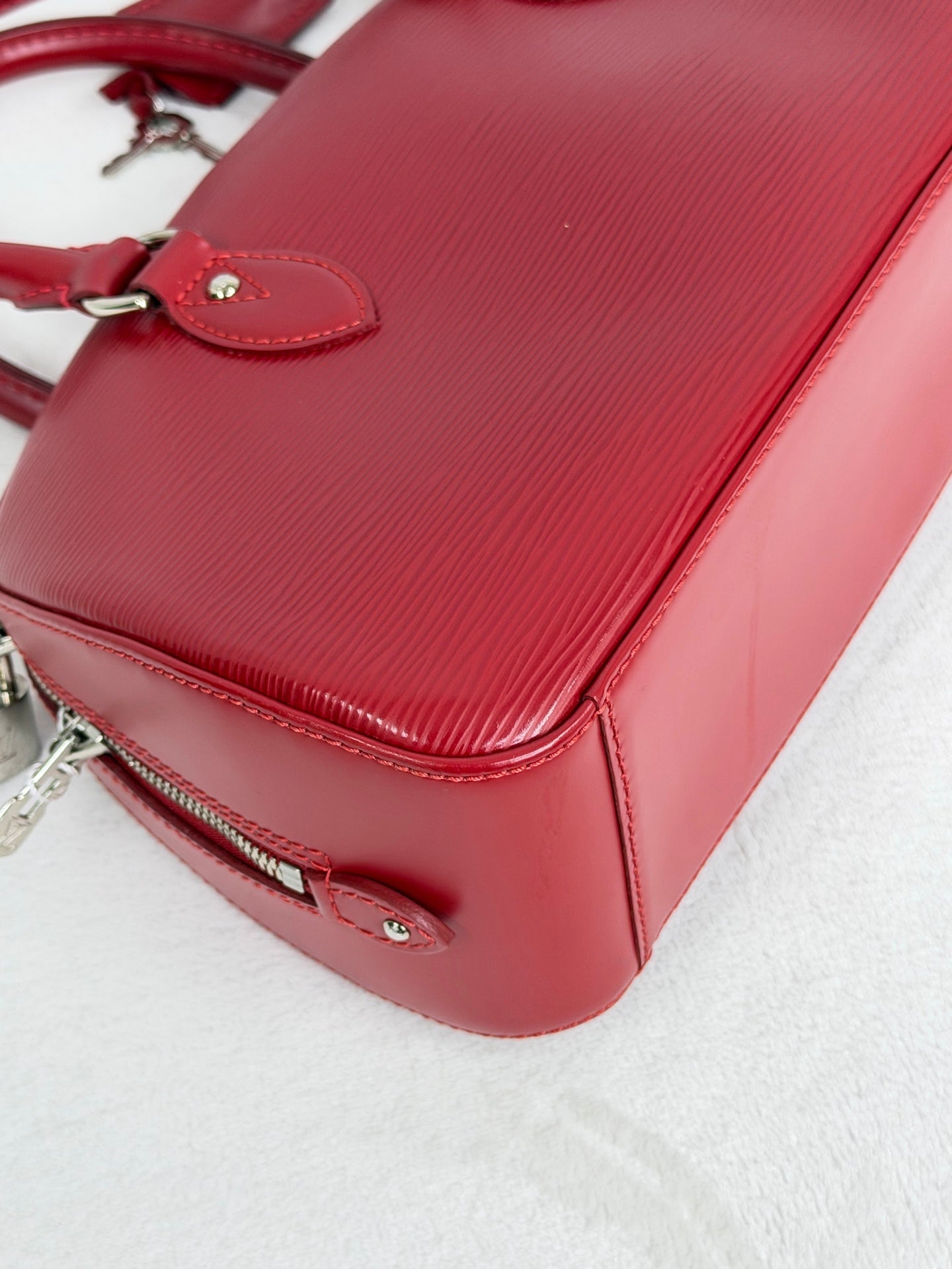 Louis Vuitton Red Epi Leather Jasmin Handbag