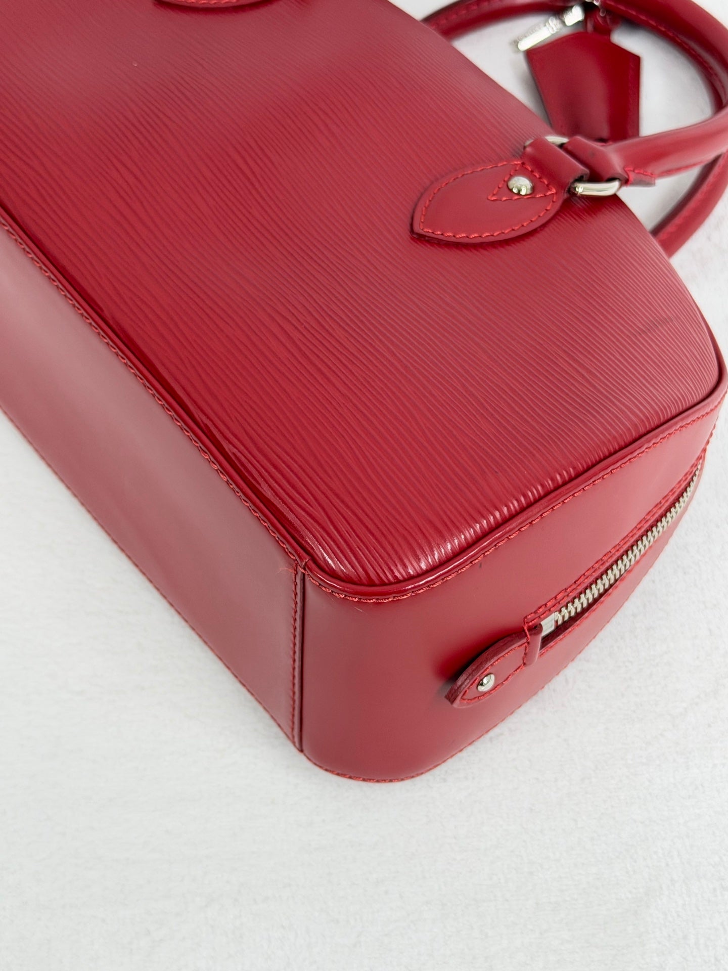 Louis Vuitton Red Epi Leather Jasmin Handbag