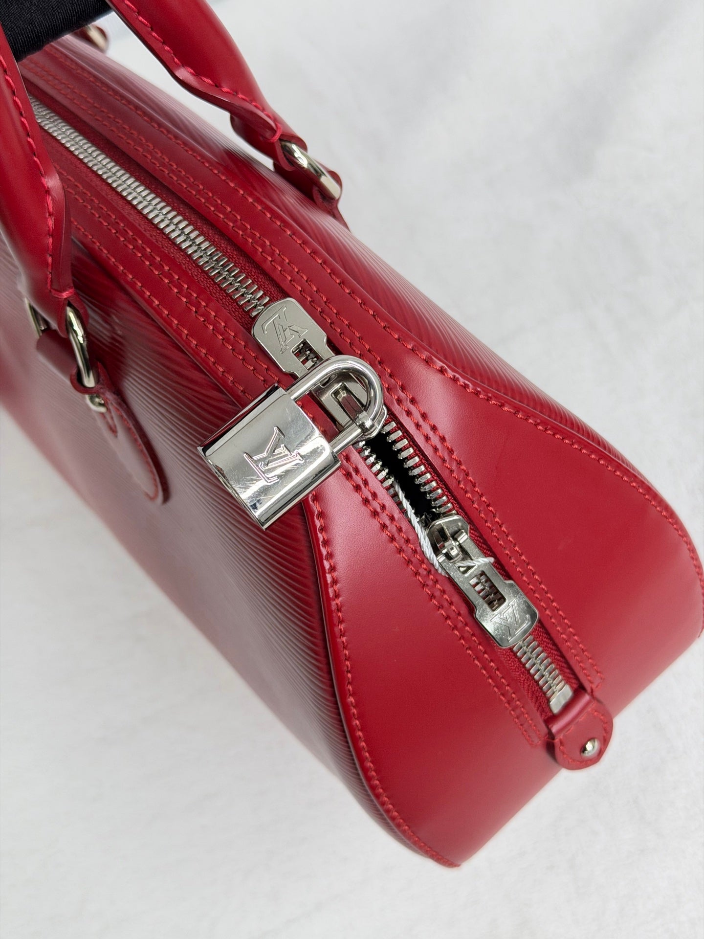 Louis Vuitton Red Epi Leather Jasmin Handbag